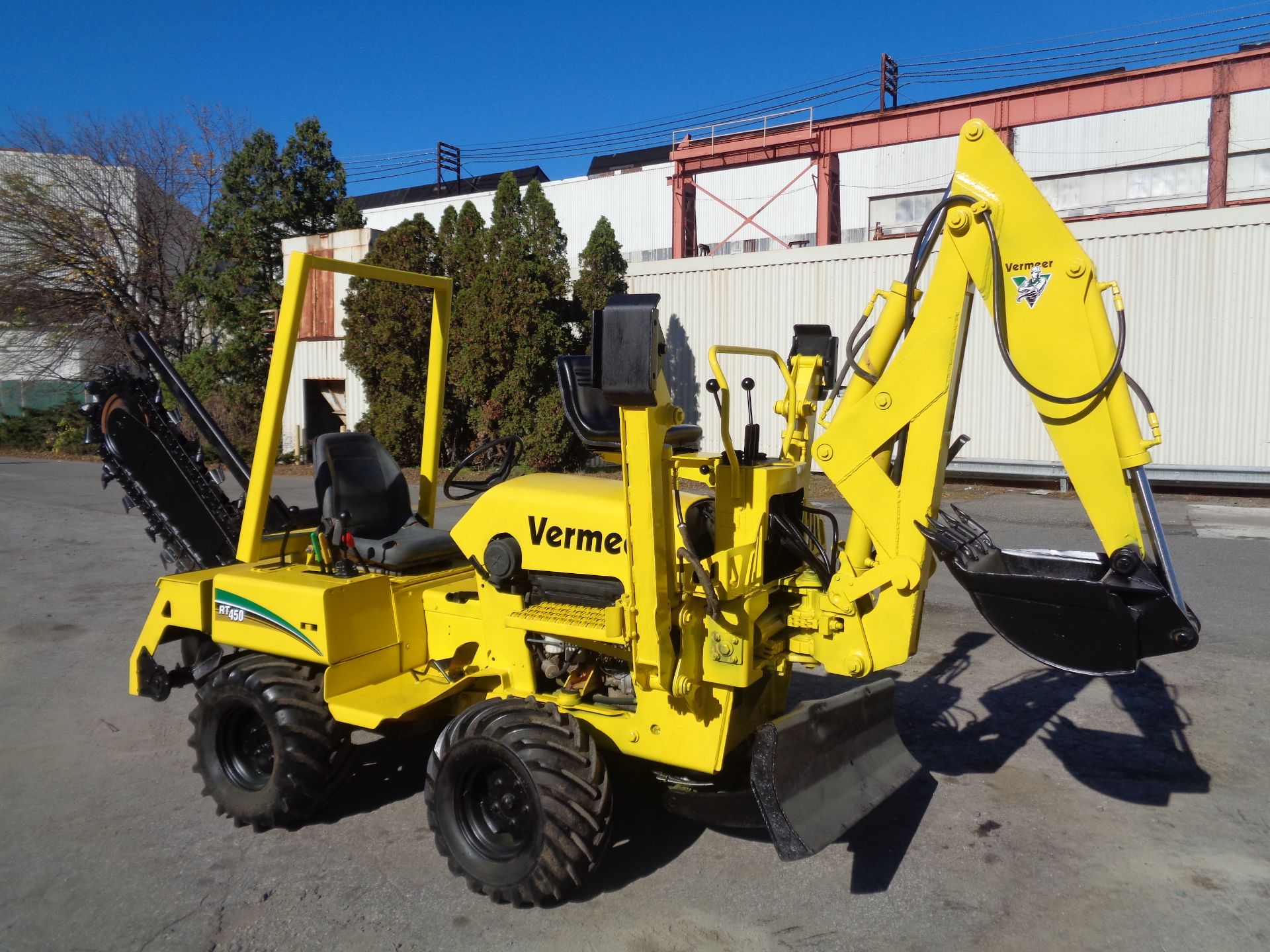 2004 Vermeer RT450 Trencher Backhoe - Image 3 of 10