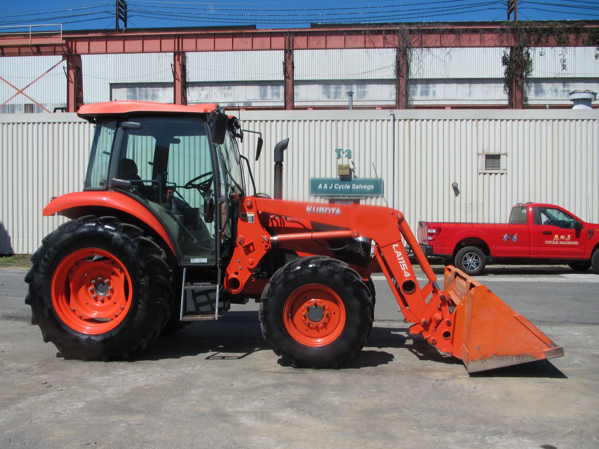 Kubota M7060 Tractor