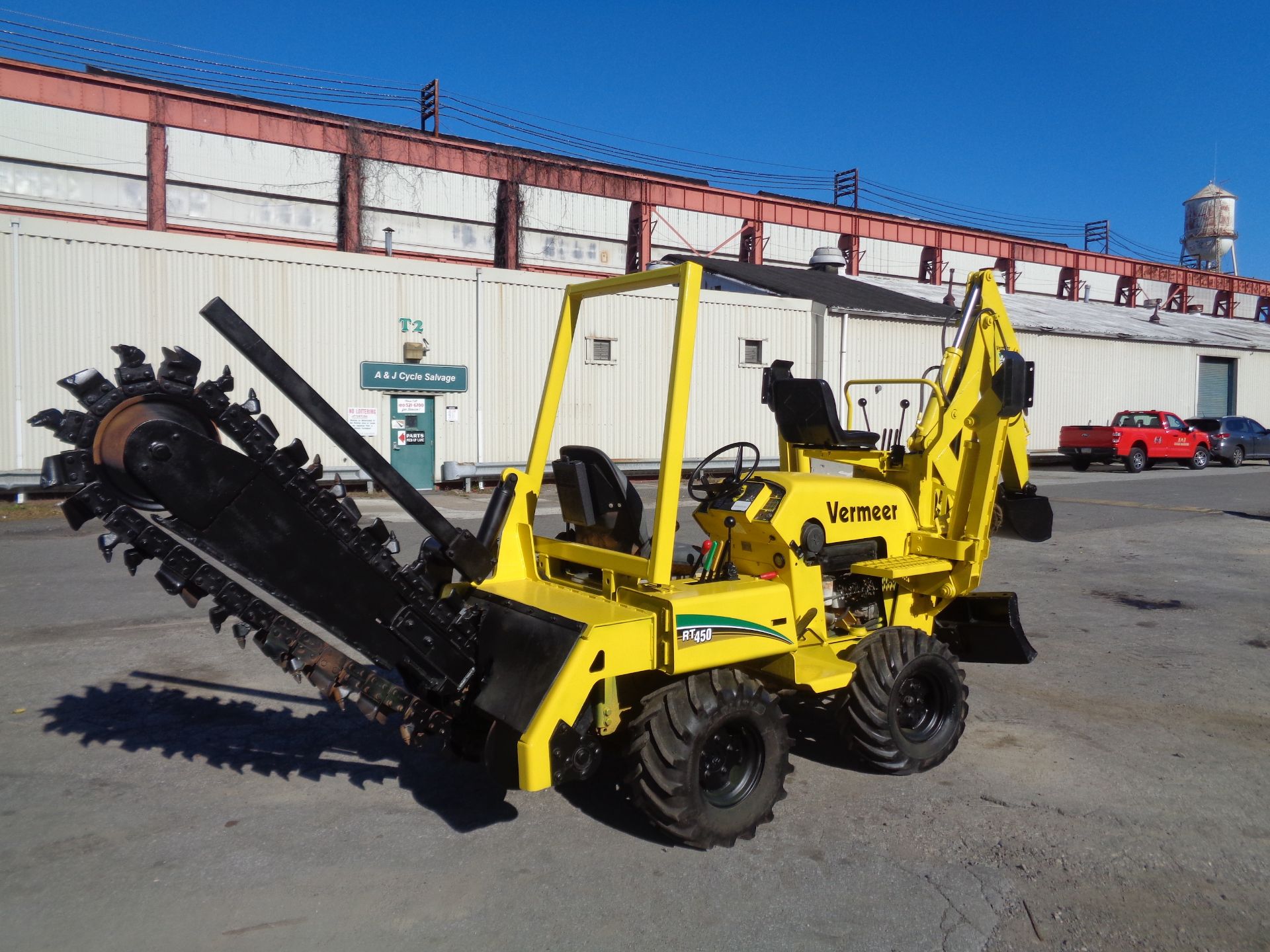 2004 Vermeer RT450 Trencher Backhoe - Image 2 of 10