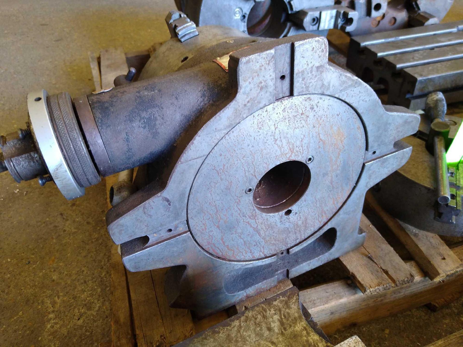 Enco Dividing Head with Tail Stock and Face Plates. 8" 3 Jaw Chuck. - Image 2 of 13