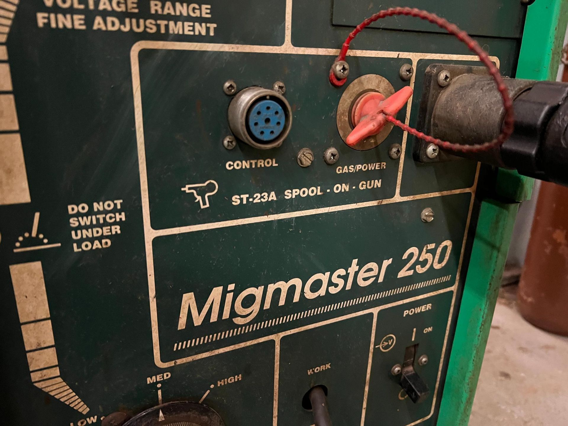 L-Tec Migmaster 250 Single Phase Wire Feed Welder, Serial Number B94A-47515. Type: MM-256 Part # 328 - Image 6 of 13