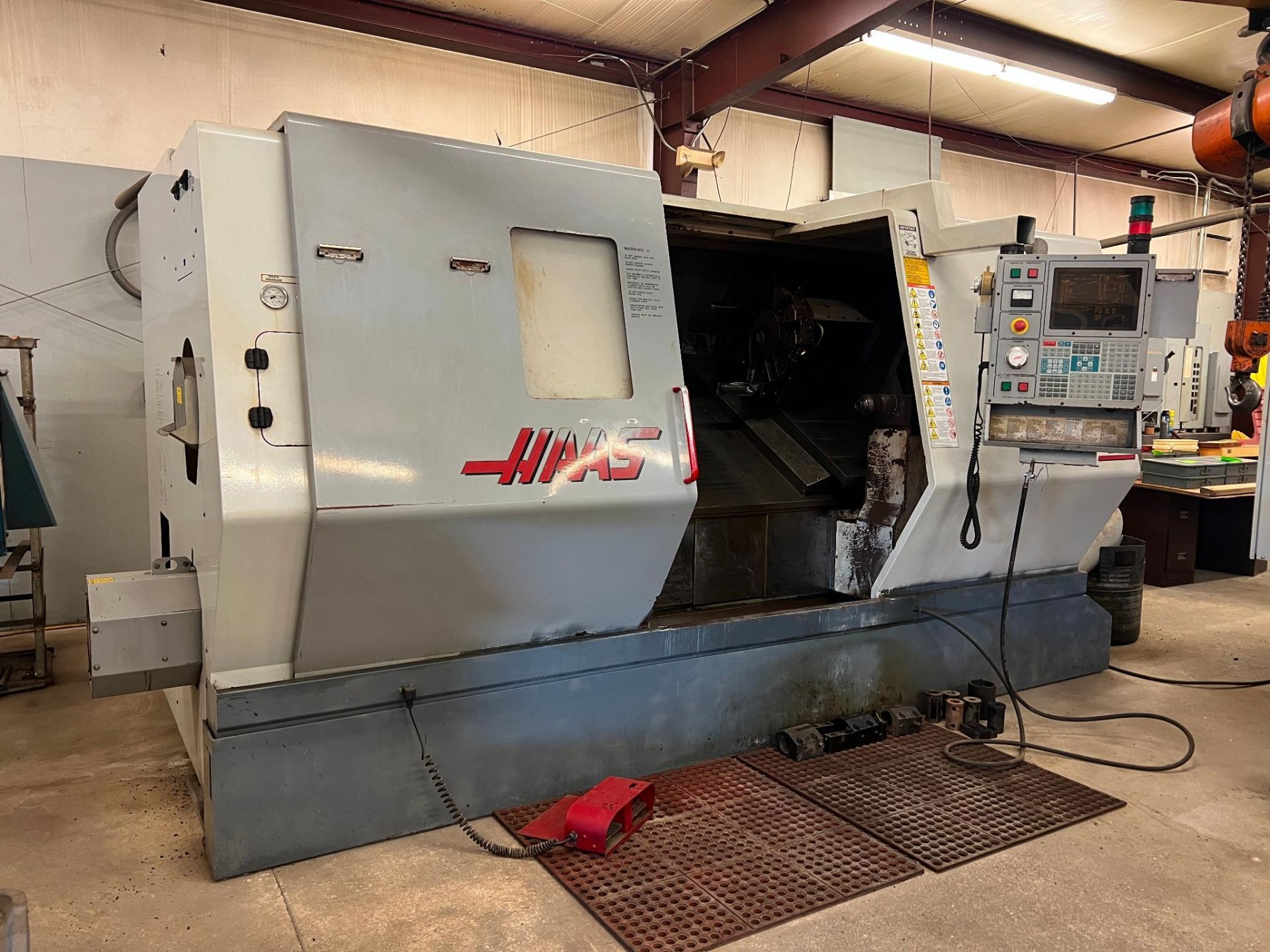 2000 Haas SL-40T CNC Lathe Serial Number: 63461 2-Axis Machine w/ programmable tailstock Bar Capacit