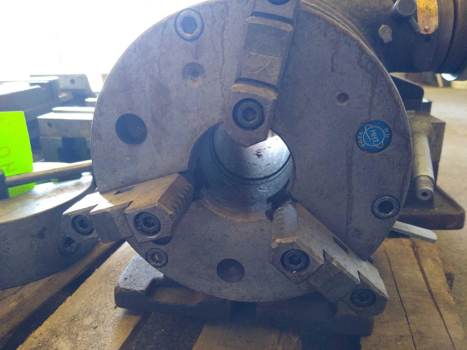 Enco Dividing Head with Tail Stock and Face Plates. 8" 3 Jaw Chuck. - Image 5 of 13
