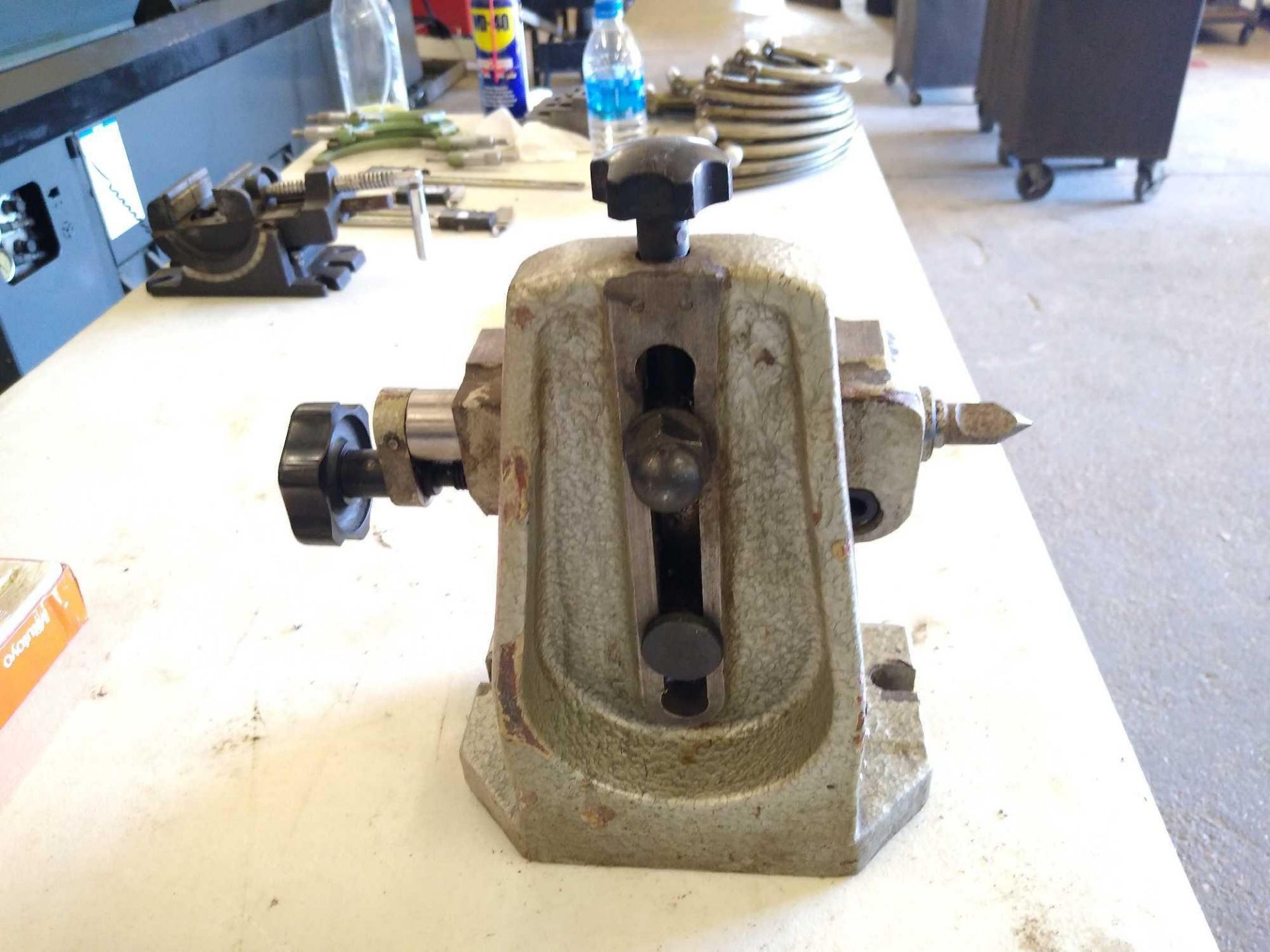 Enco Dividing Head with Tail Stock and Face Plates. 8" 3 Jaw Chuck. - Image 11 of 13