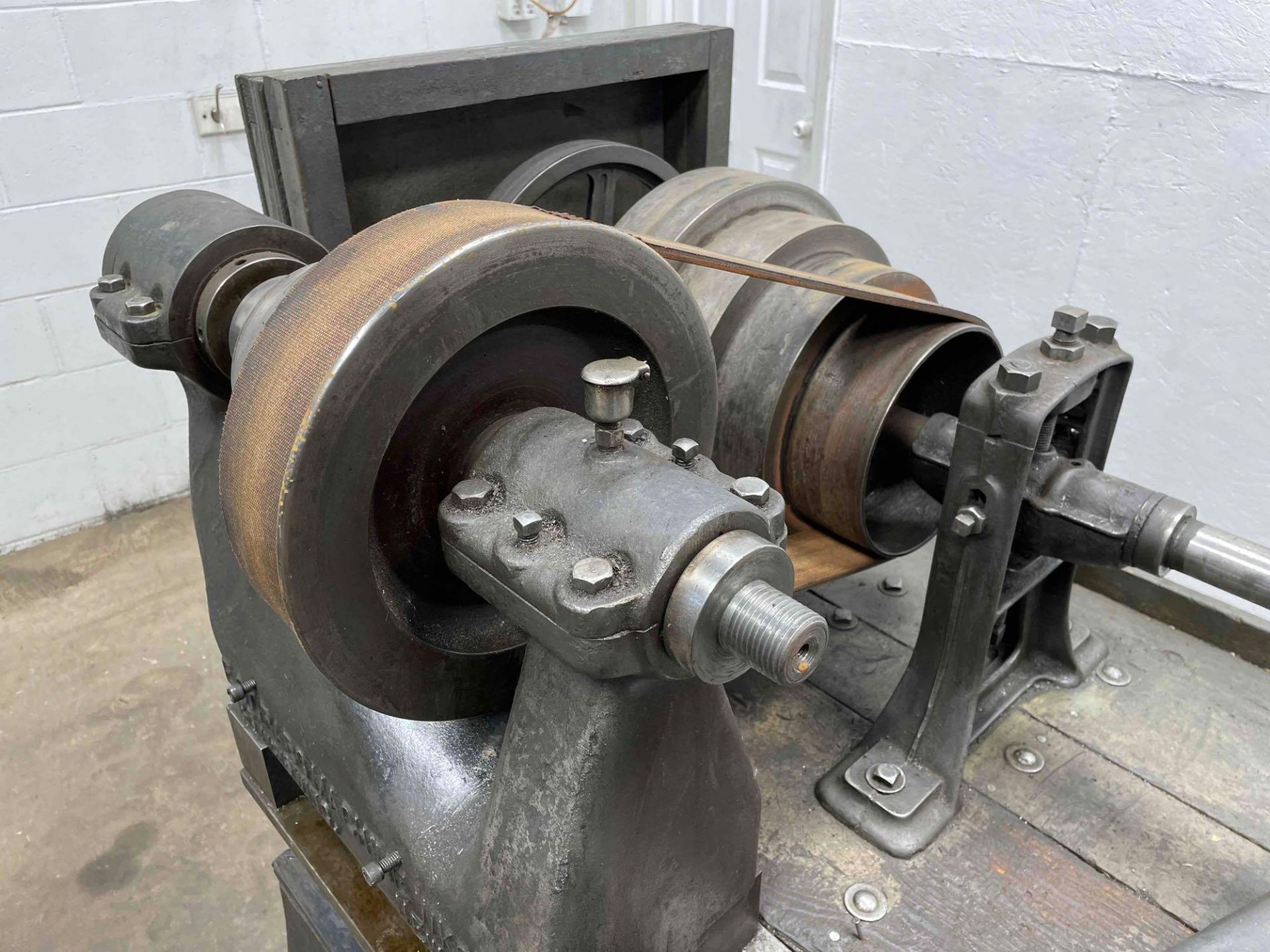 E.O.Grabo Machine Wks Spinning Lathe, 26 in Swing, 24" Between Centers, 1.5 HP, 1 Phase, 208V   $50 - Image 8 of 19