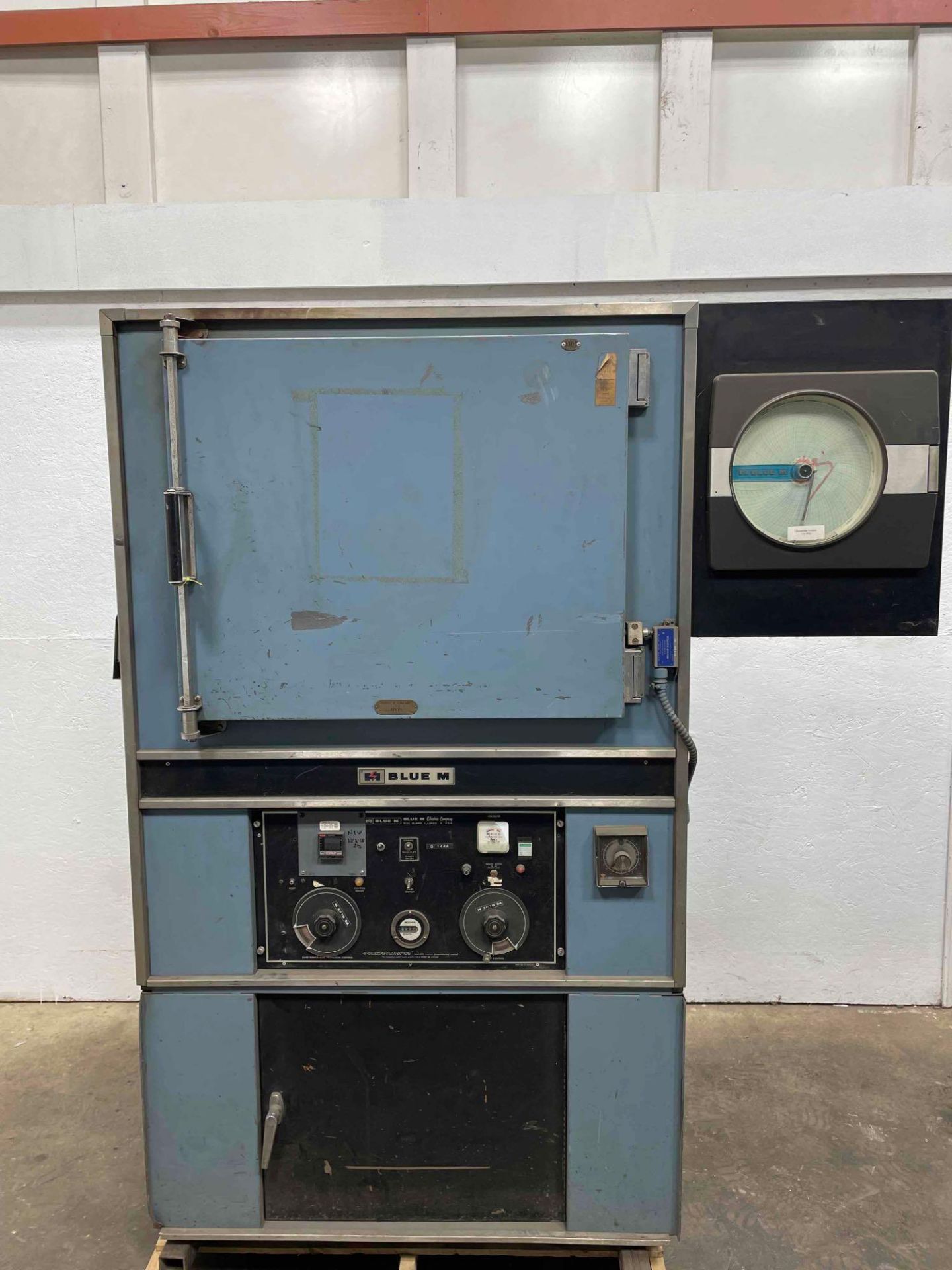 Blue M Oven Model: POM-256G-1HP Temp: 343 C  Internal Dims: 25 W X 20 D X 20 H 3 Phase 480V B.O.M.: - Image 2 of 13