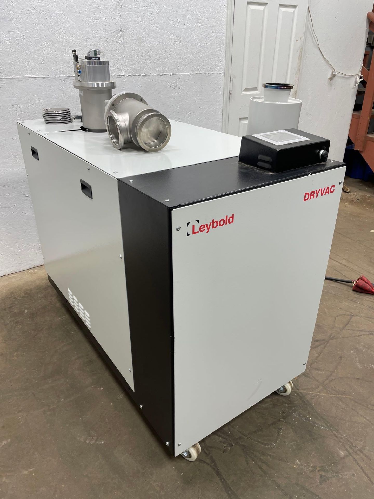 Lebold DV 1200 S-i Screw Vacuum Pump, DryVac, Dry Compressing 112120V50-1 2018 - Image 3 of 19