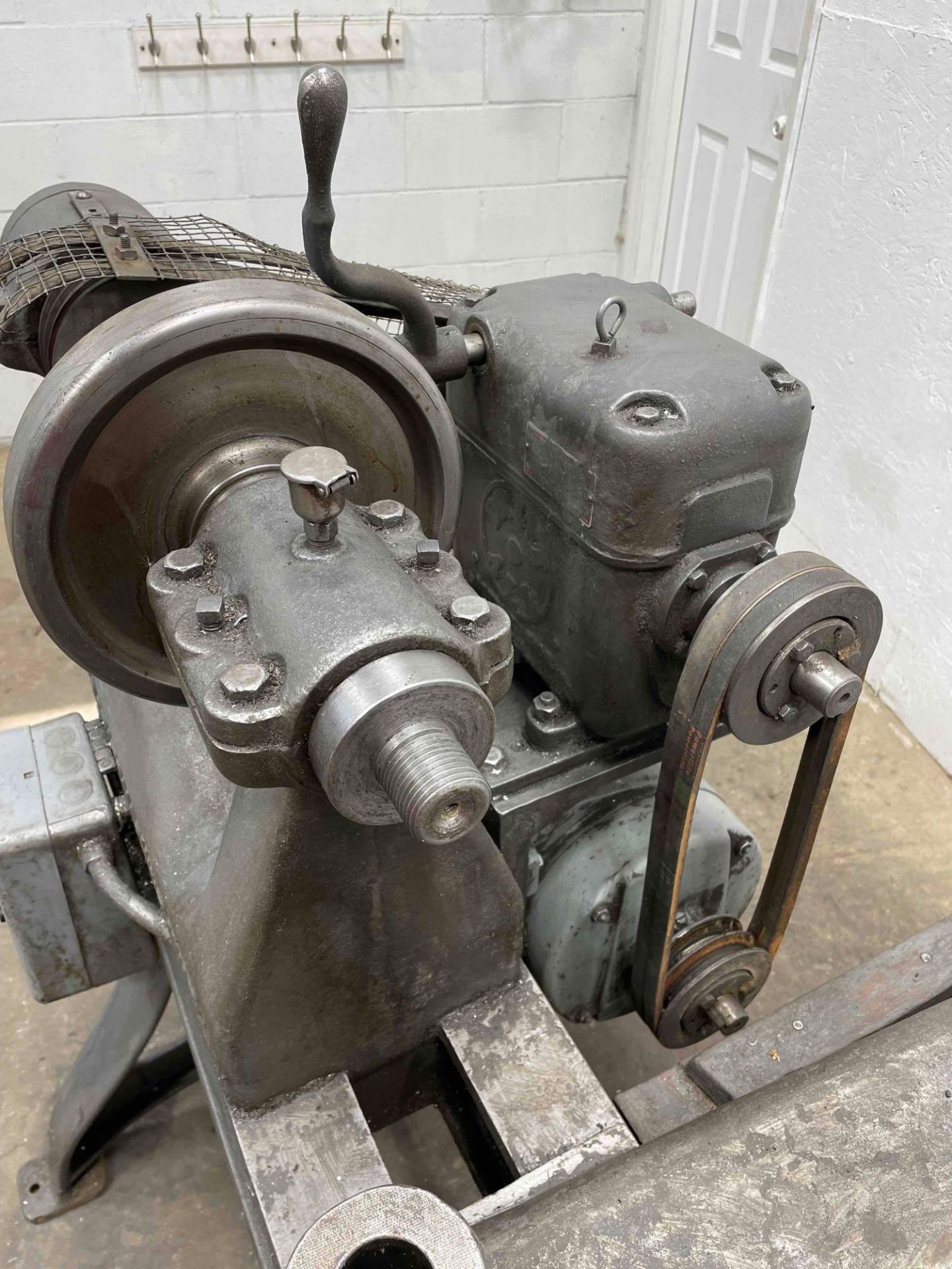 E.O.Grabo Machine Wks Spinning Lathe, 26 in Swing, 24 in Between Centers, 3 HP, 1 Phase, 208V $50 Ba - Image 10 of 18