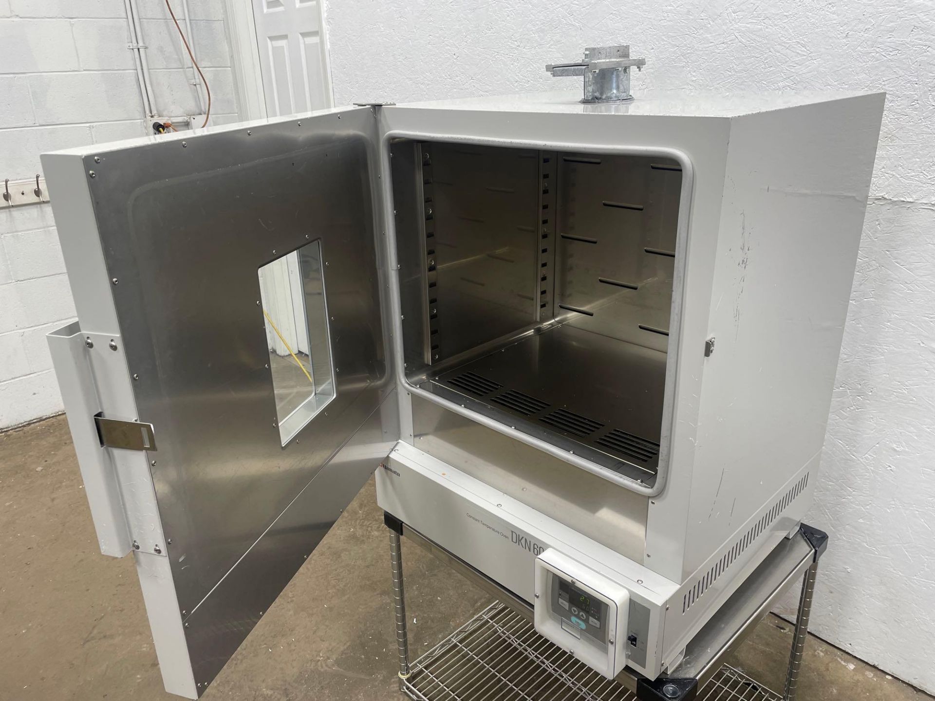 Yamato DKN-600 Programmable Mechanical Convection Oven w/ Stand 5.3 Cu Ft 115VAC - Image 6 of 13