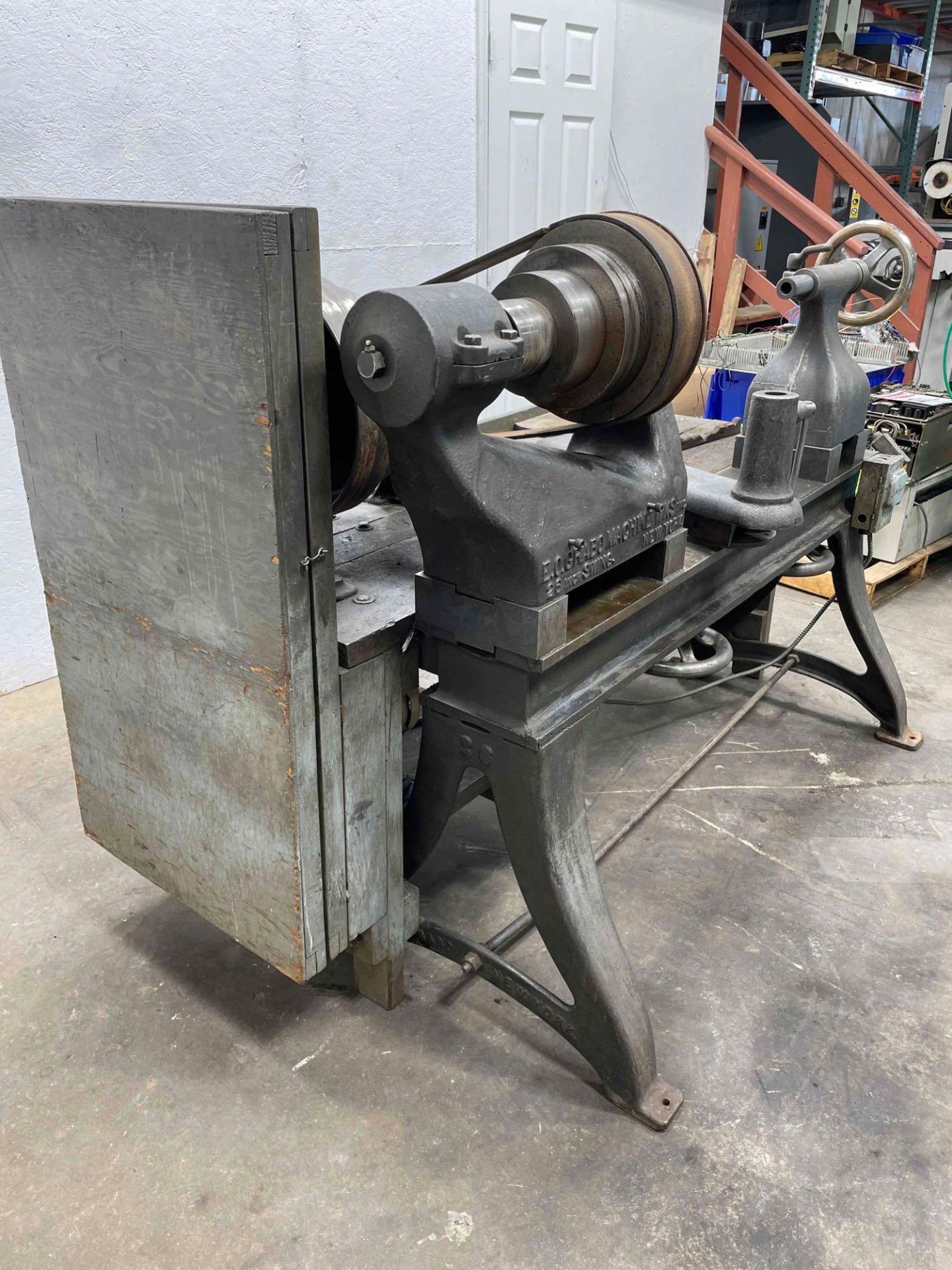 E.O.Grabo Machine Wks Spinning Lathe, 26 in Swing, 24" Between Centers, 1.5 HP, 1 Phase, 208V   $50 - Image 5 of 19