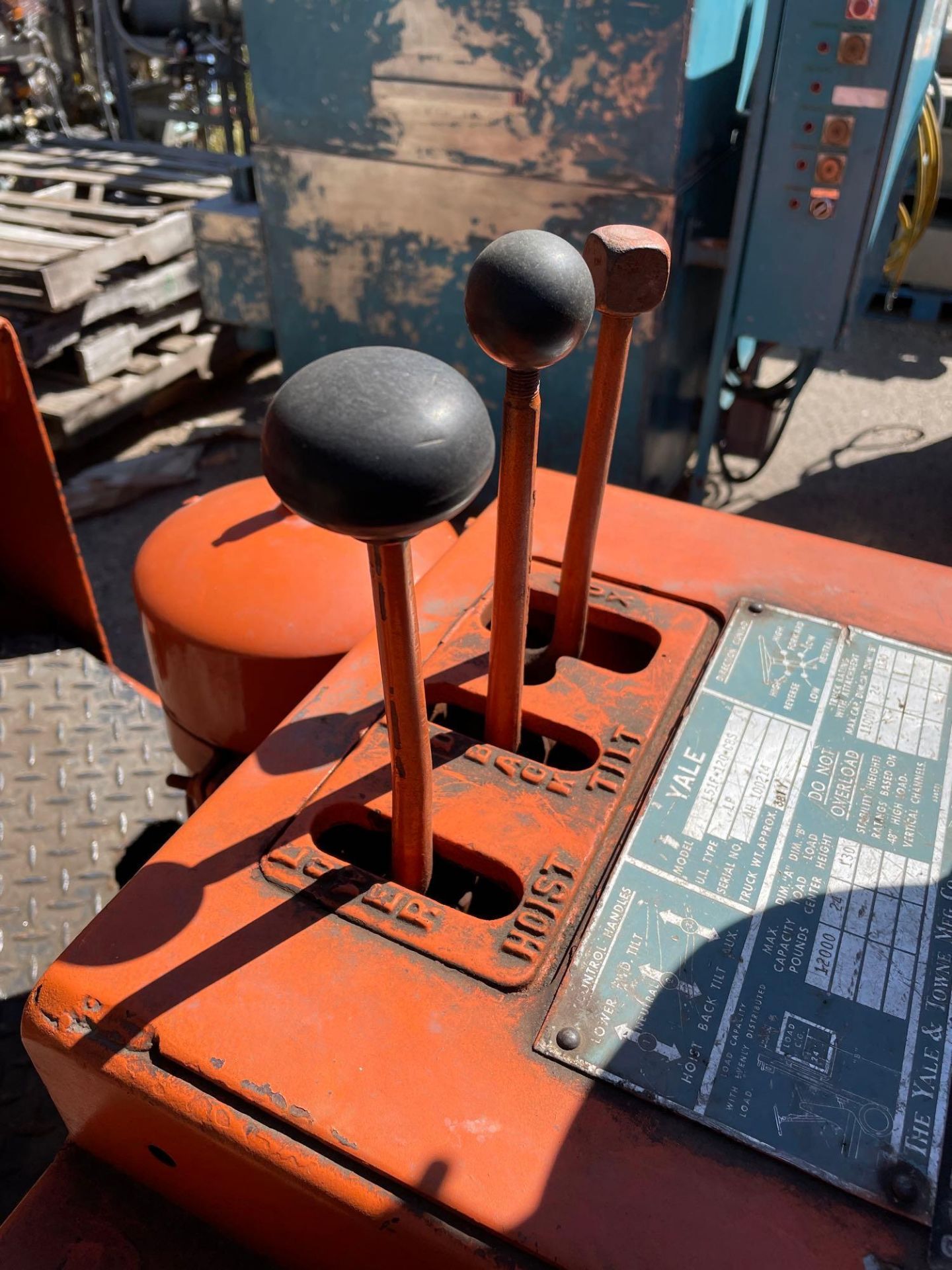 Yale LP Forklift  Model: L51F-120-CBS 12,000 Capacity  Tilt & Side Shift (2) Sets of Forks (72" & 48 - Image 8 of 19