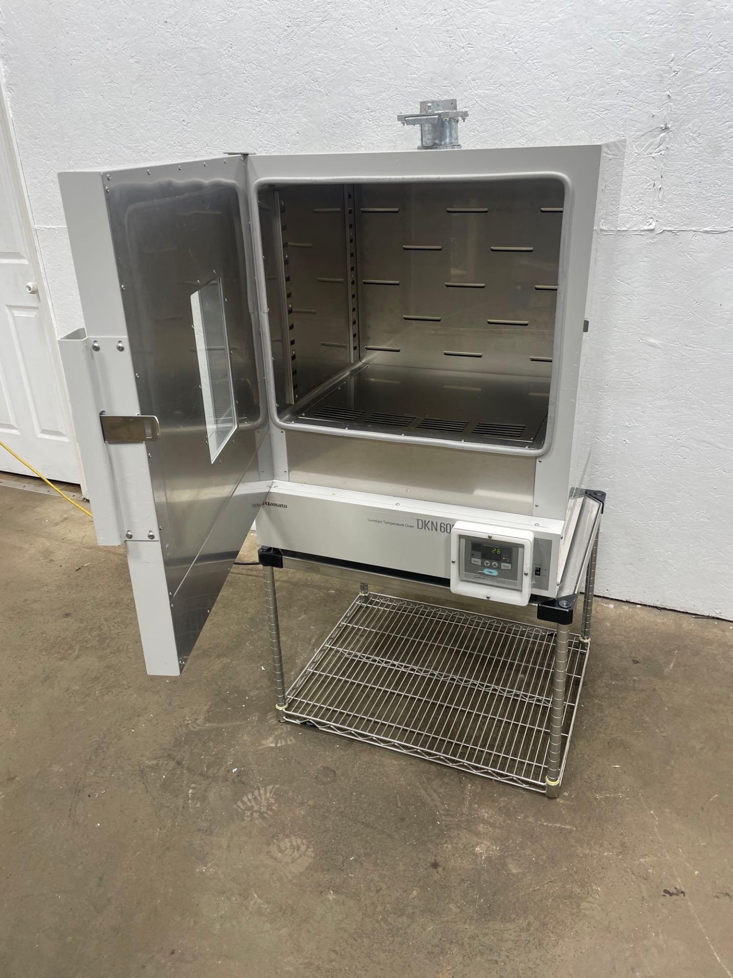 Yamato DKN-600 Programmable Mechanical Convection Oven w/ Stand 5.3 Cu Ft 115VAC - Image 4 of 13