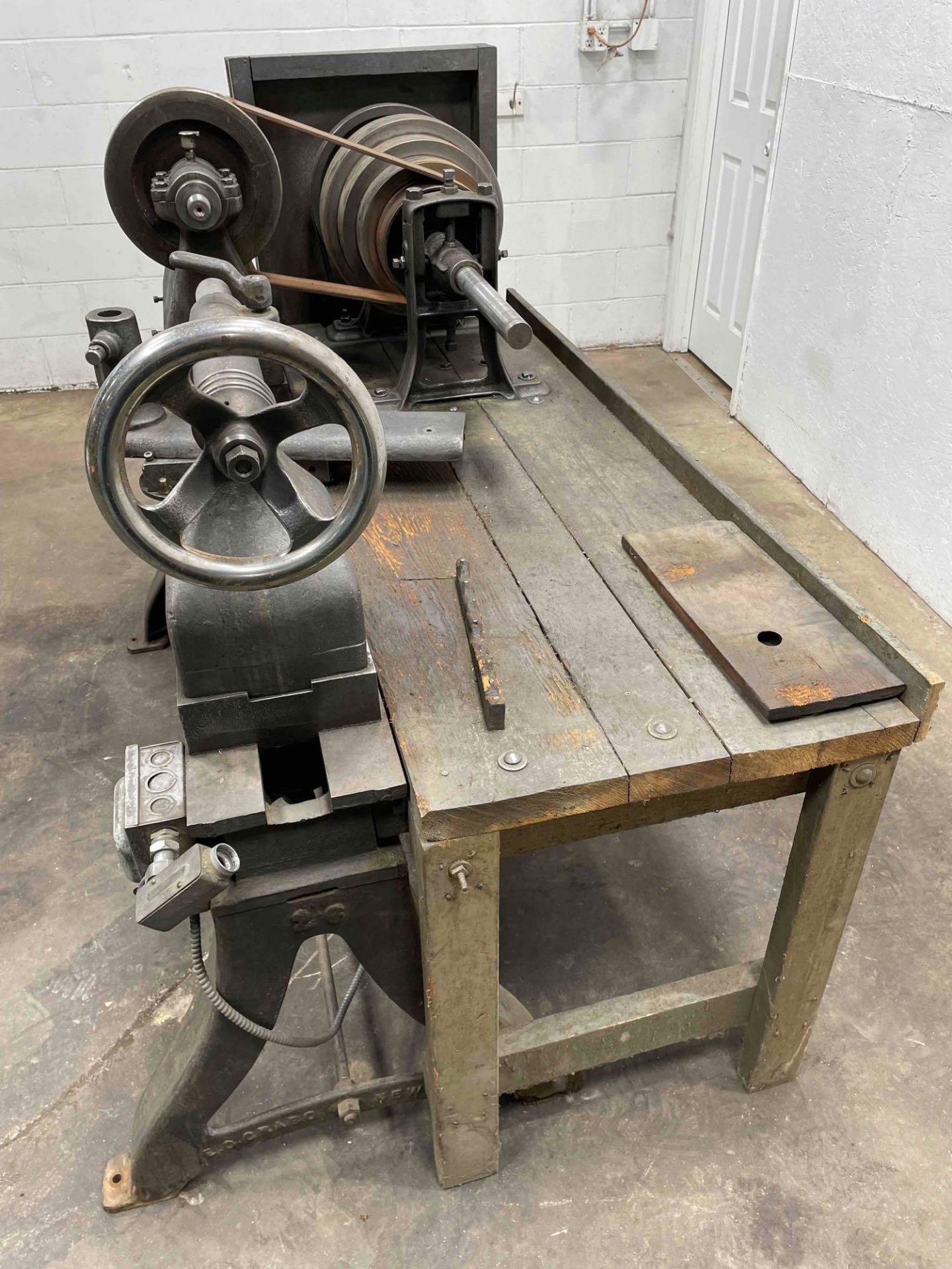 E.O.Grabo Machine Wks Spinning Lathe, 26 in Swing, 24" Between Centers, 1.5 HP, 1 Phase, 208V   $50 - Image 6 of 19