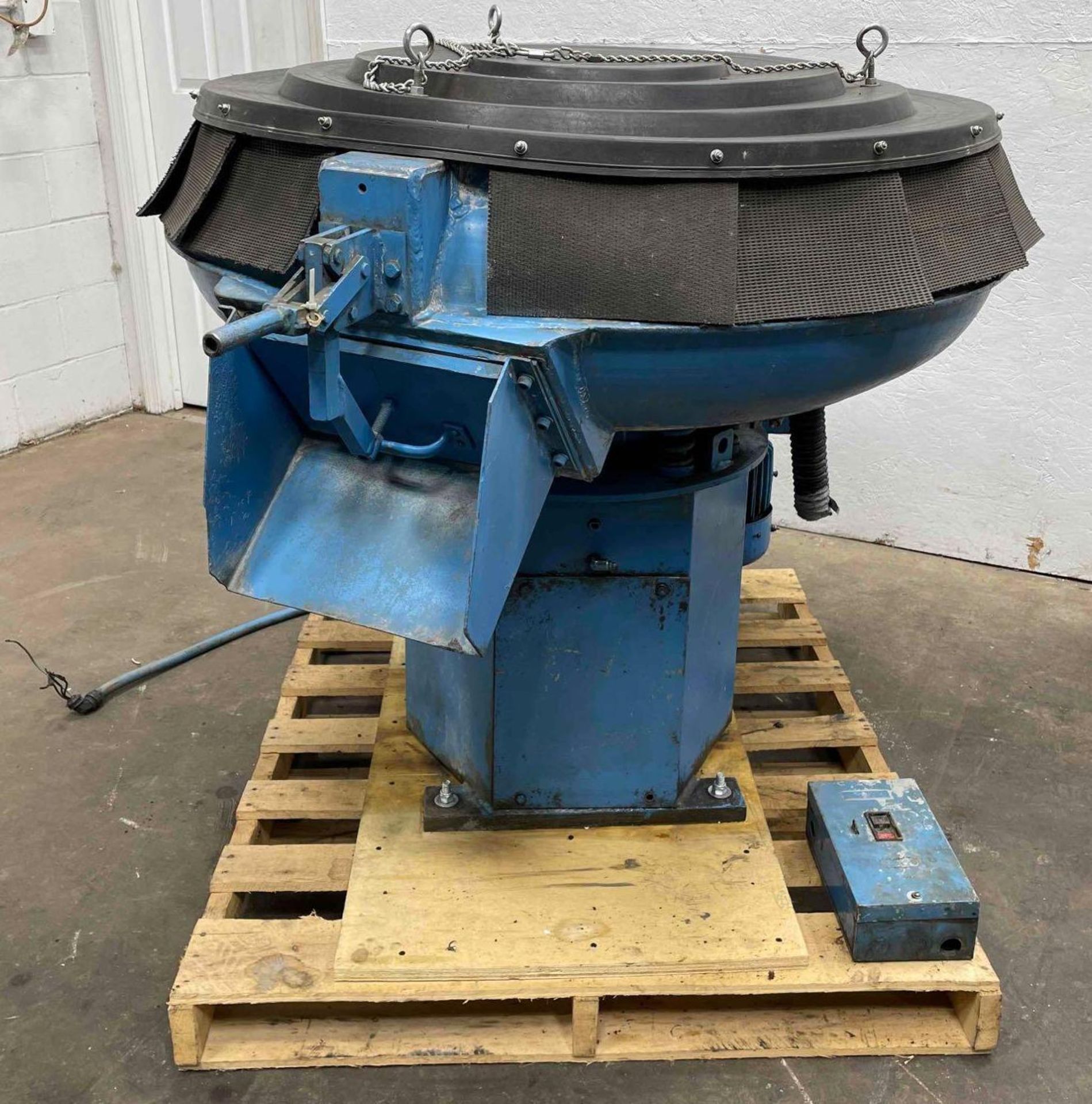 Vibratory Bowl Mill 42 in Capacity  3 HP Century E-plus III AC Motor  1760 rpm  3 Phase 230/460 V As - Image 2 of 14