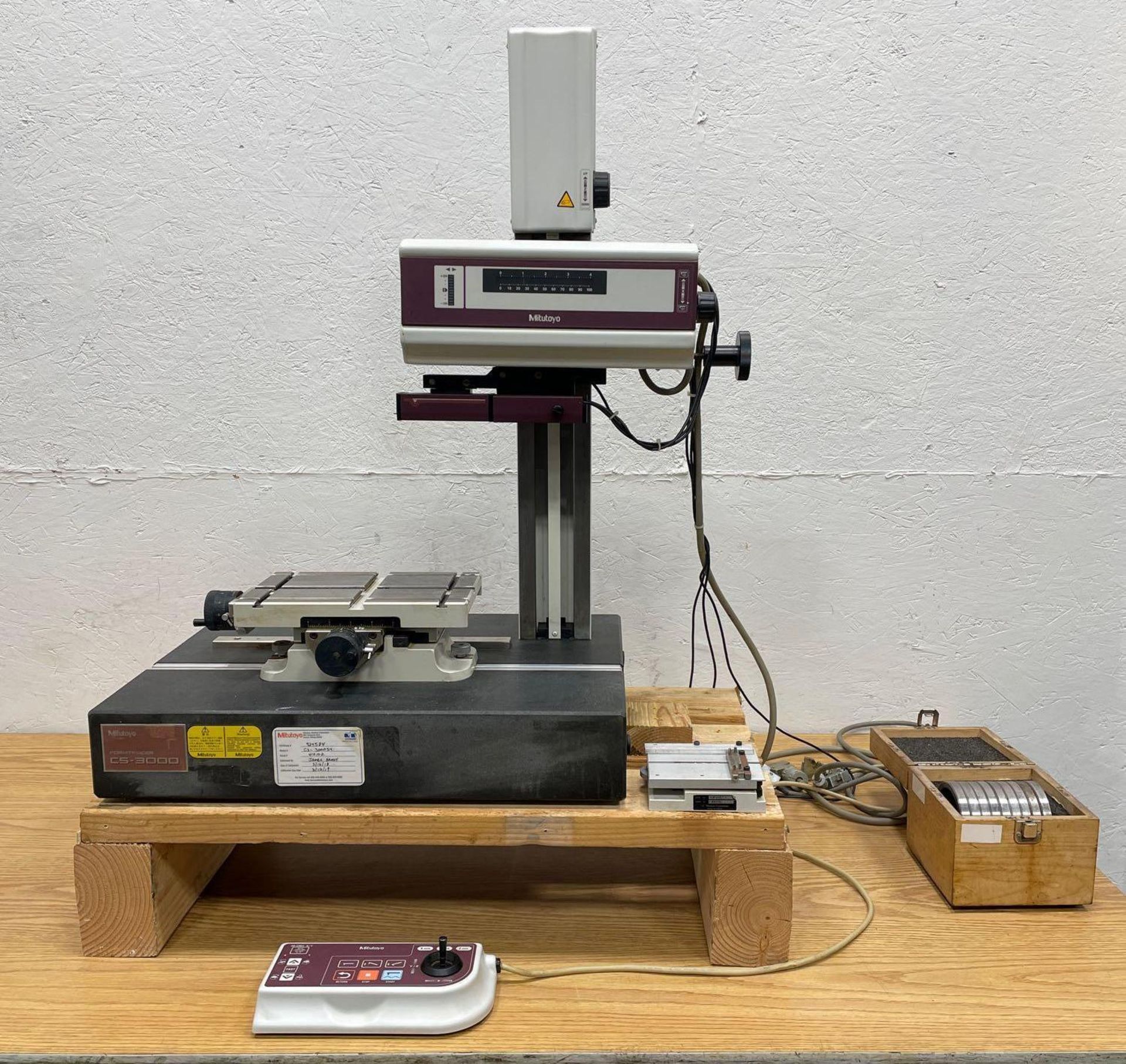 MITUTOYO CS-3000 FORMTRACER Contour & Surface Roughness System Profilometer - Image 2 of 20