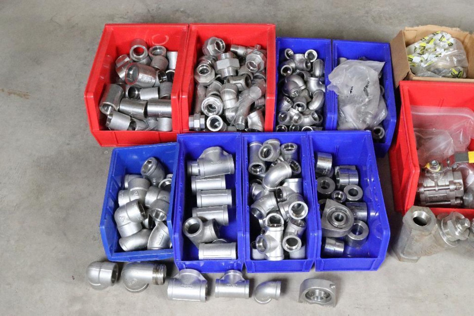 Assortment of Stainless Fittings and Valves. See Photos for Full Details - Image 6 of 8