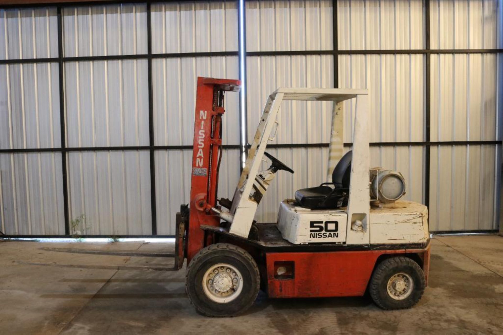 Nissan Model 50 (PH02A25V) Fork Lift Truck Serial Number: PH02-921067 4,300 lb Capacity @ 24" Load C