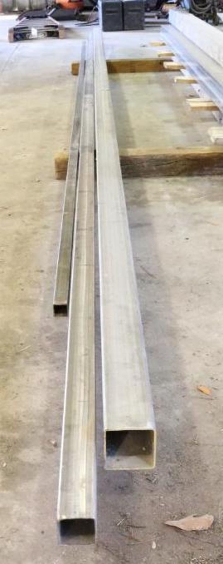 15 Ft. x 1 1/4" Sq Tube - Stainless