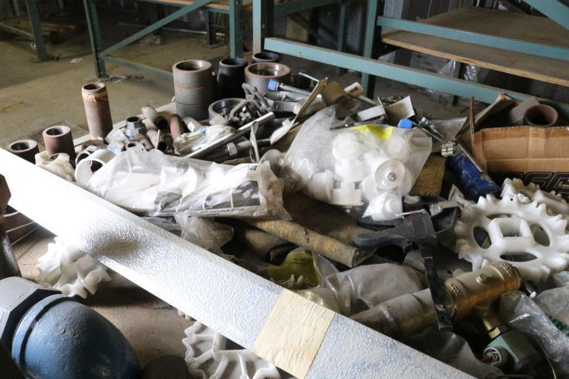 Contents of Shelves - Includes Pipe Fittings, Flanges, and Other Misc. Pipe Components - Image 8 of 9