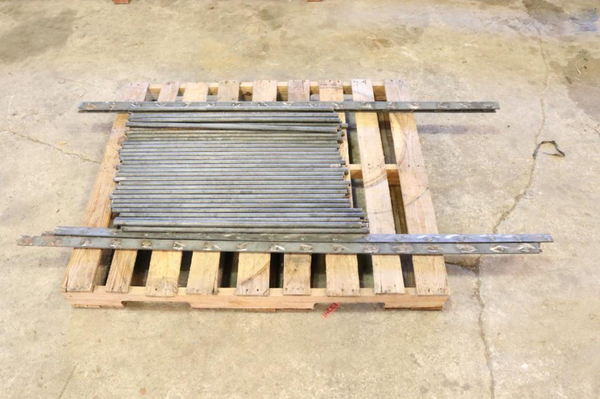 Pallet of 3/4" X 32" Rods With Flat Stock - 72" X 1 1/2"