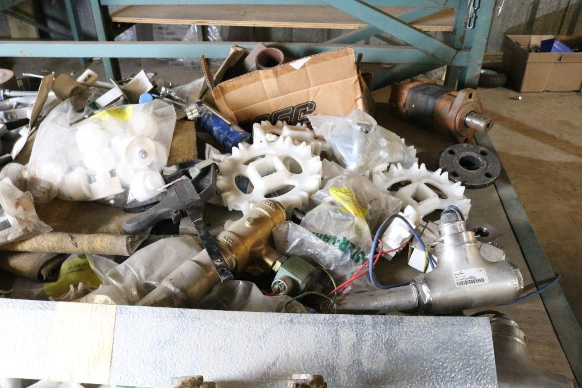 Contents of Shelves - Includes Pipe Fittings, Flanges, and Other Misc. Pipe Components - Image 9 of 9