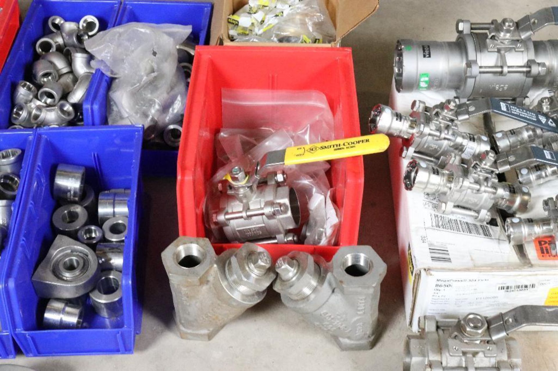 Assortment of Stainless Fittings and Valves. See Photos for Full Details - Image 5 of 8