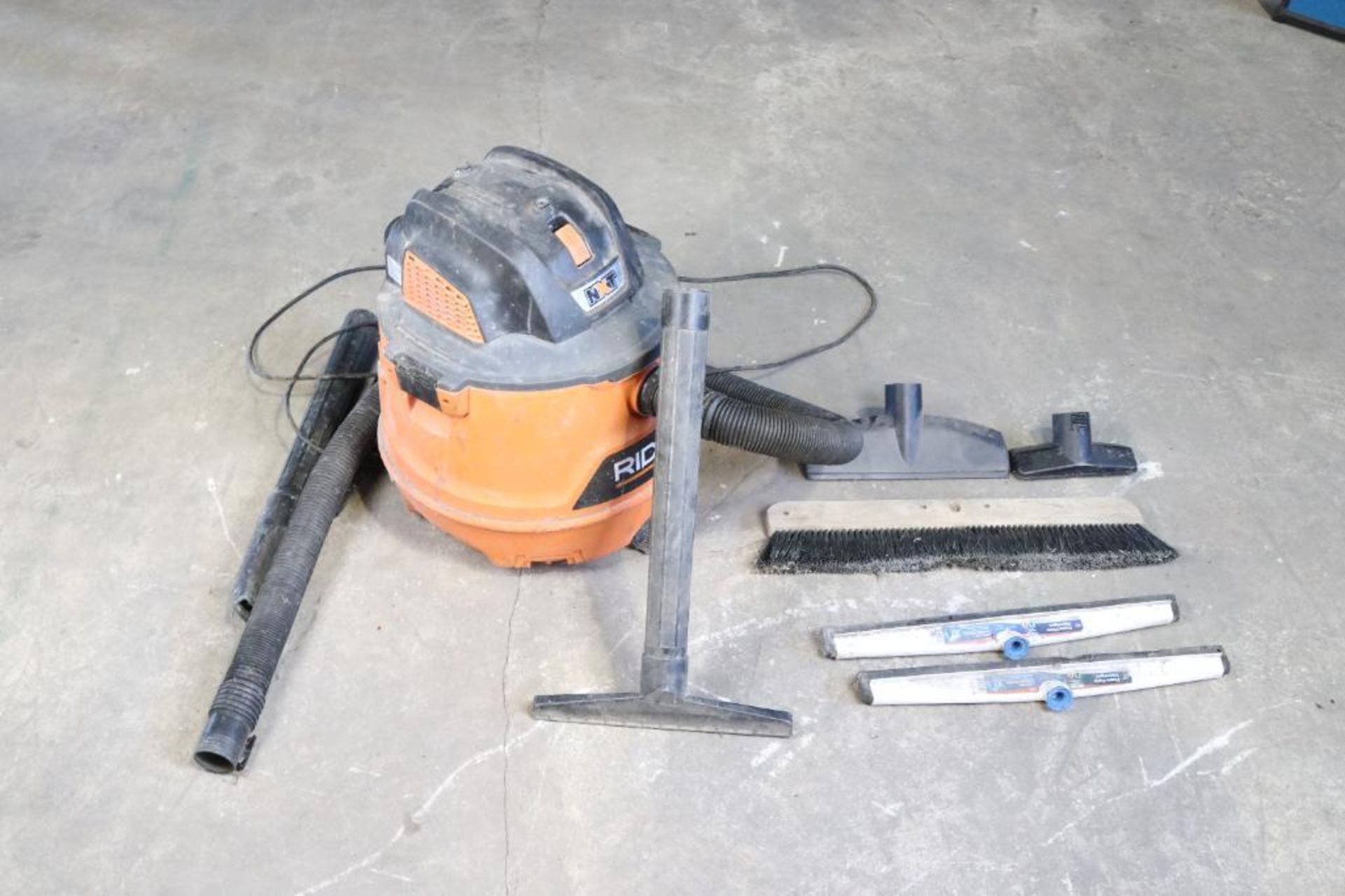 Rigid Shop Vac With Tools