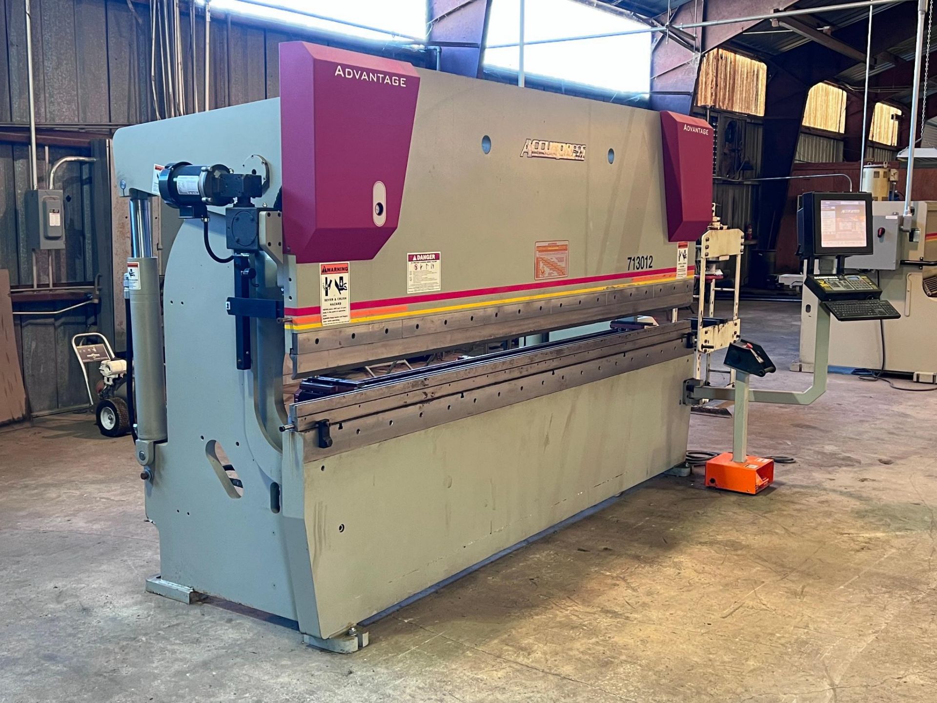 2018 Accurpress 713012 CNC Press Brake Serial Number 12968 Tons: 130 Bed Length: 12' Computer System - Image 5 of 27