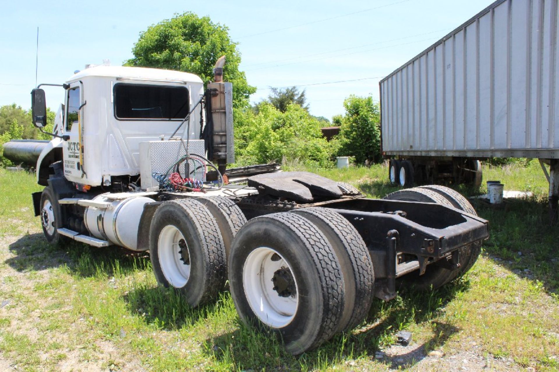 2008 Mack Model CXU613, Day Cab Road Tractor, Mack Diesel, 10 Speed with Wet Line Kit, Dash Parts - Image 6 of 6