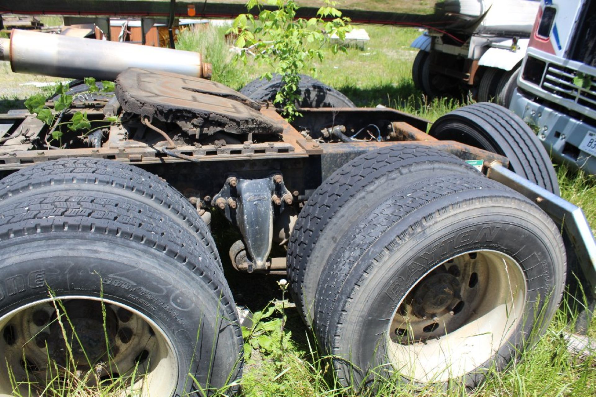 1999 Freightliner Columbia, Salvage, NO TITLE EVER. Item Location: 430 Riverport Road, Kingsport, TN - Image 3 of 4