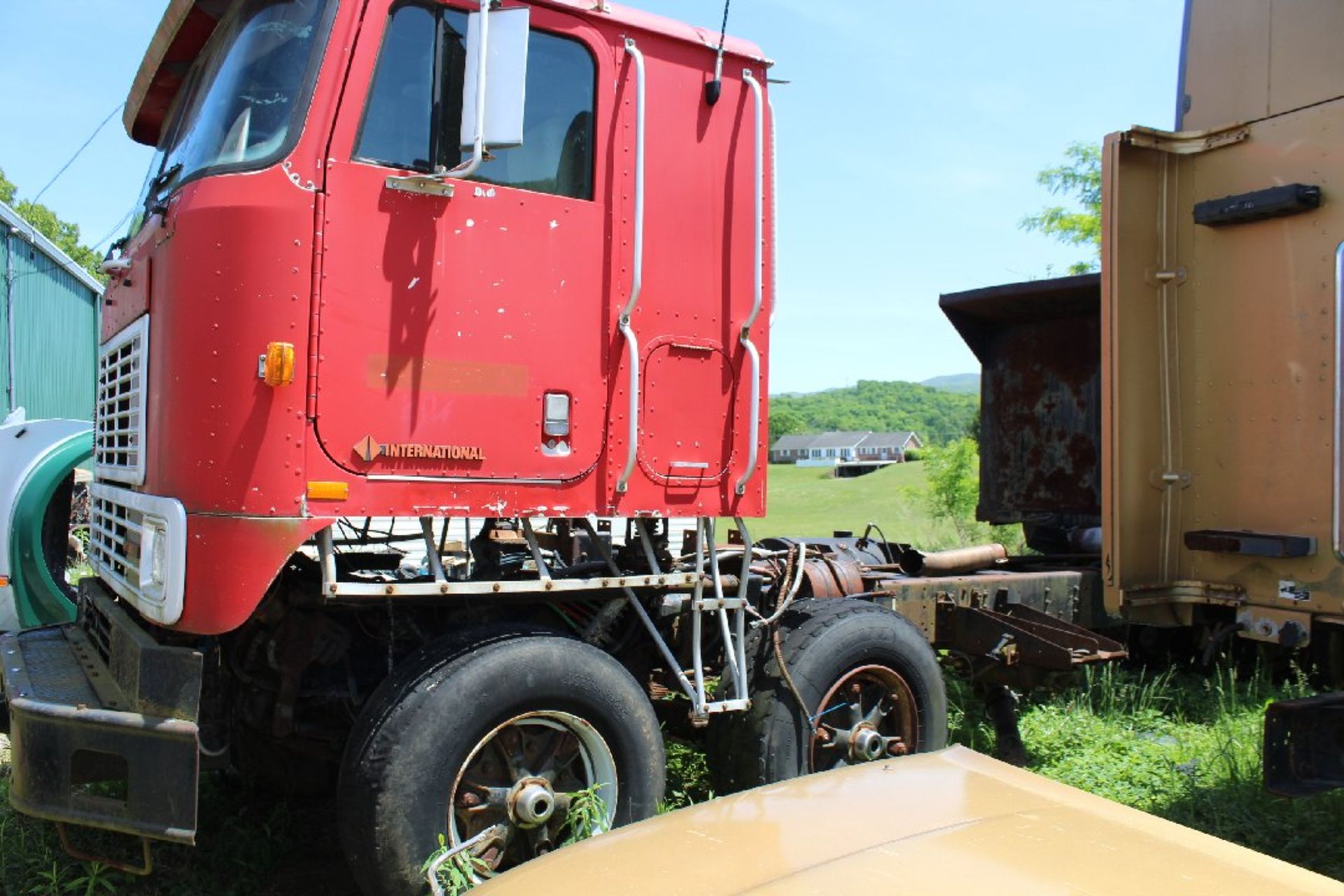 1980 International Day Cab Road Tractor, Salvage, No Motor or Transmission, NO TITLE EVER. Item