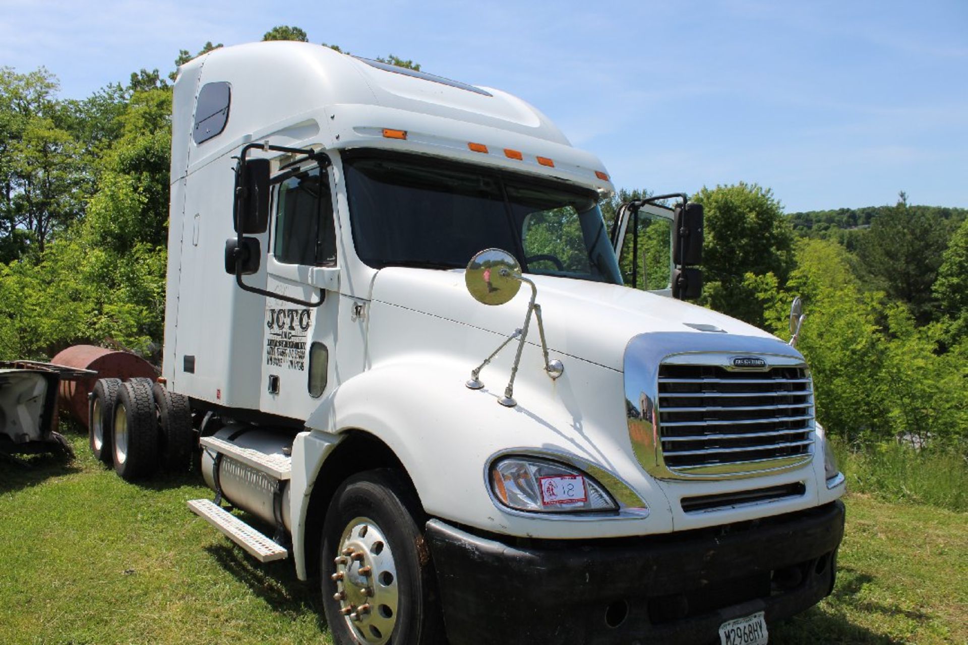 2005 Freightliner Columbia Road Tractor, Detroit 60 Series Diesel, 10 Speed Transmission, VIN