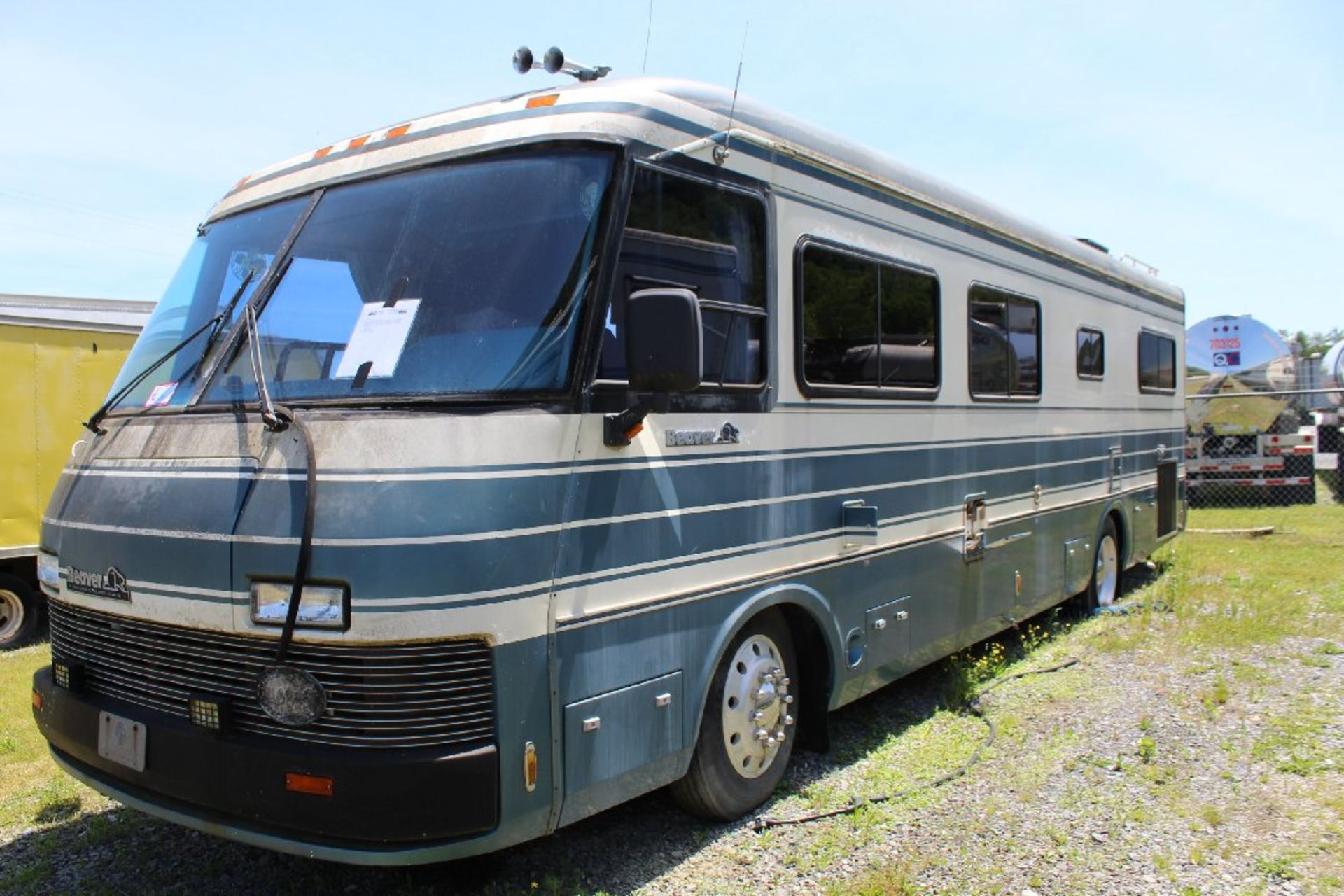 1988 Beaver 15G Motorhome, Diesel Engine Auto Transmission, VIN 15GED1113H1050638, TITLE. Item - Image 2 of 10