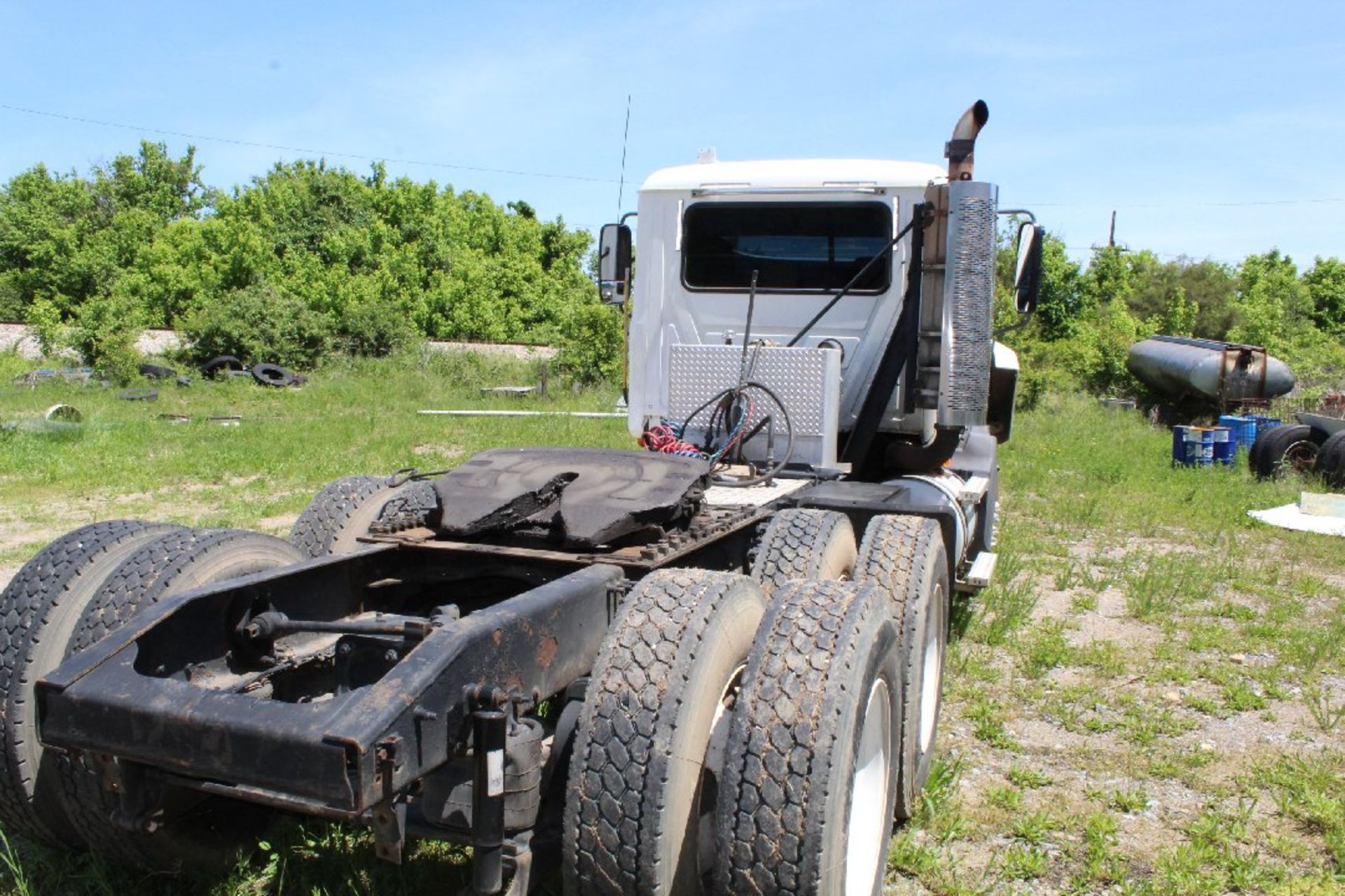 2008 Mack Model CXU613, Day Cab Road Tractor, Mack Diesel, 10 Speed with Wet Line Kit, Dash Parts - Image 5 of 6