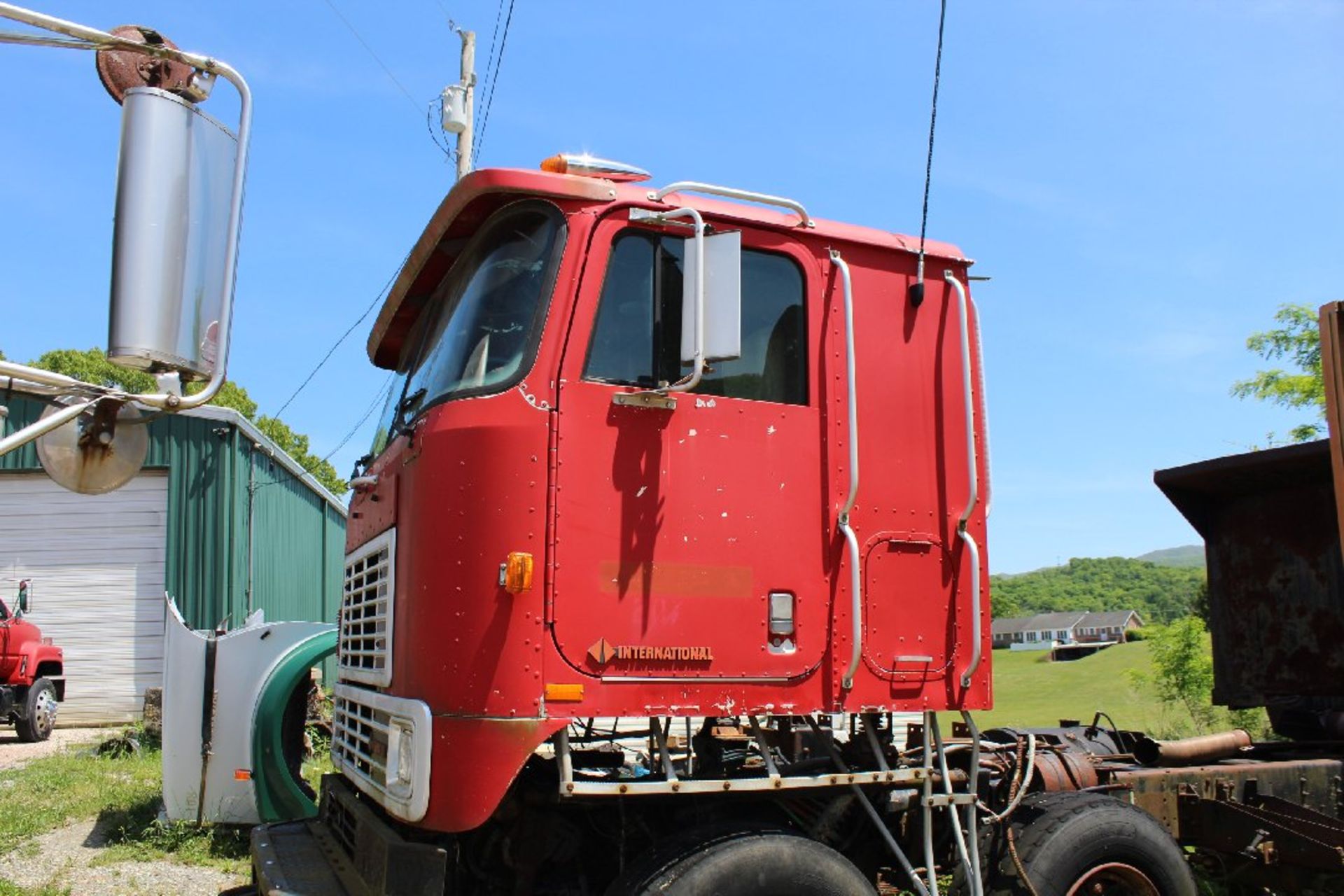 1980 International Day Cab Road Tractor, Salvage, No Motor or Transmission, NO TITLE EVER. Item - Image 3 of 4