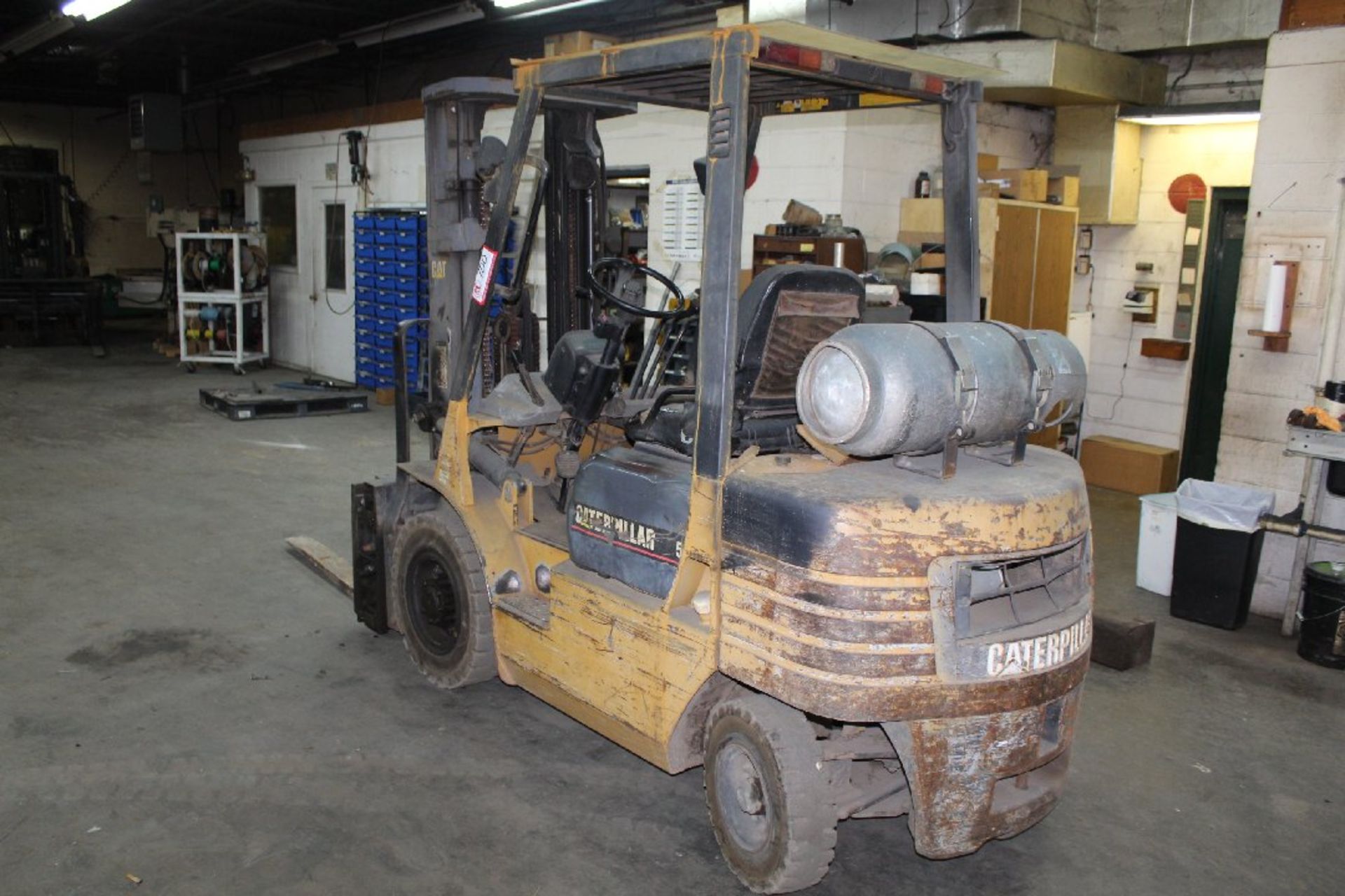 CAT Forklift, LP Gas, Pneumatic Tires (Good Condition), Model TP 25, 5,000 Pound Capacity, 138in - Image 3 of 3