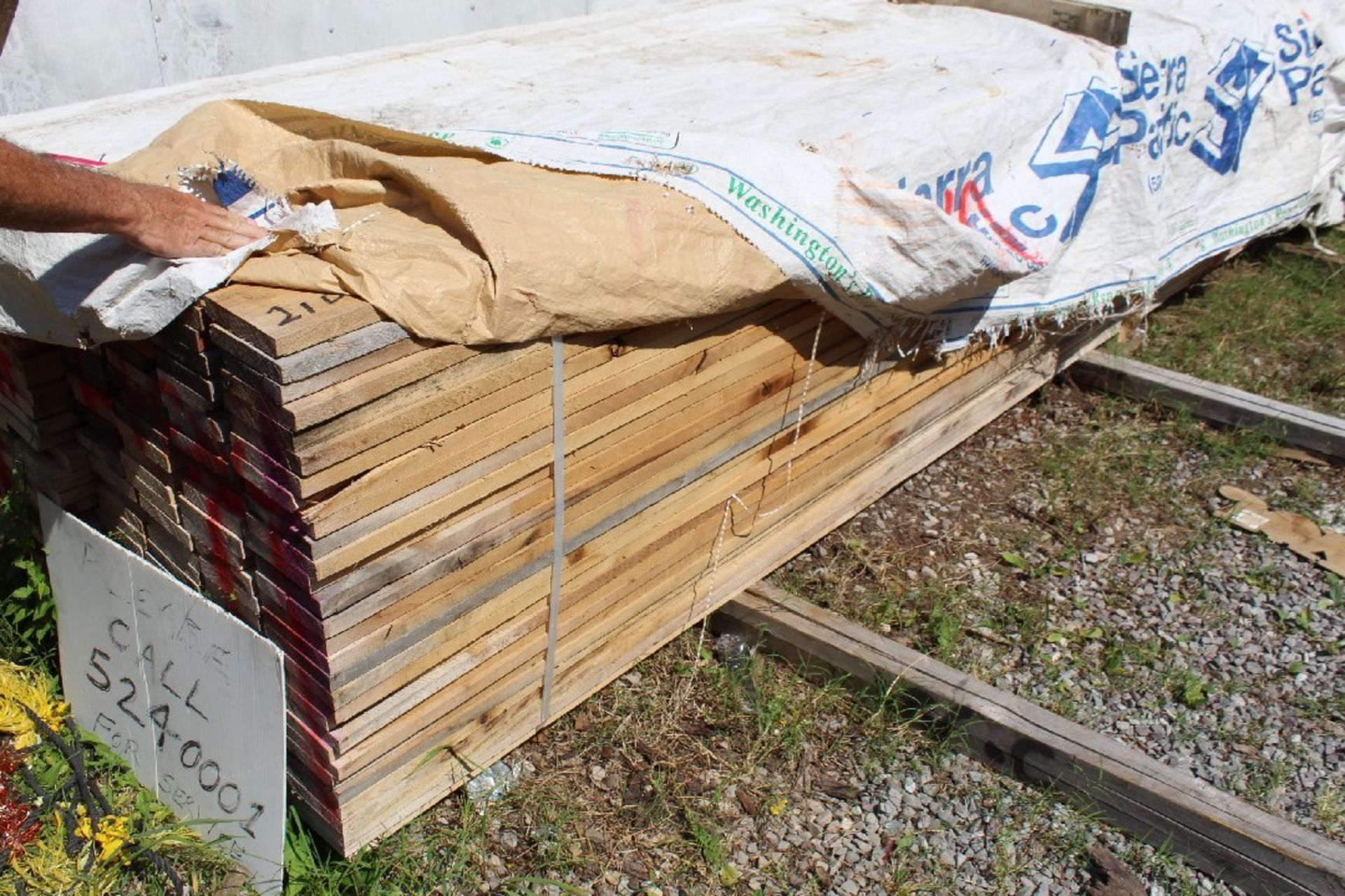 Lumber - Poplar, L fence 10, 4/4 inch thick x 6in width x 16' long, 1c (a. d.) 1680 board foot.