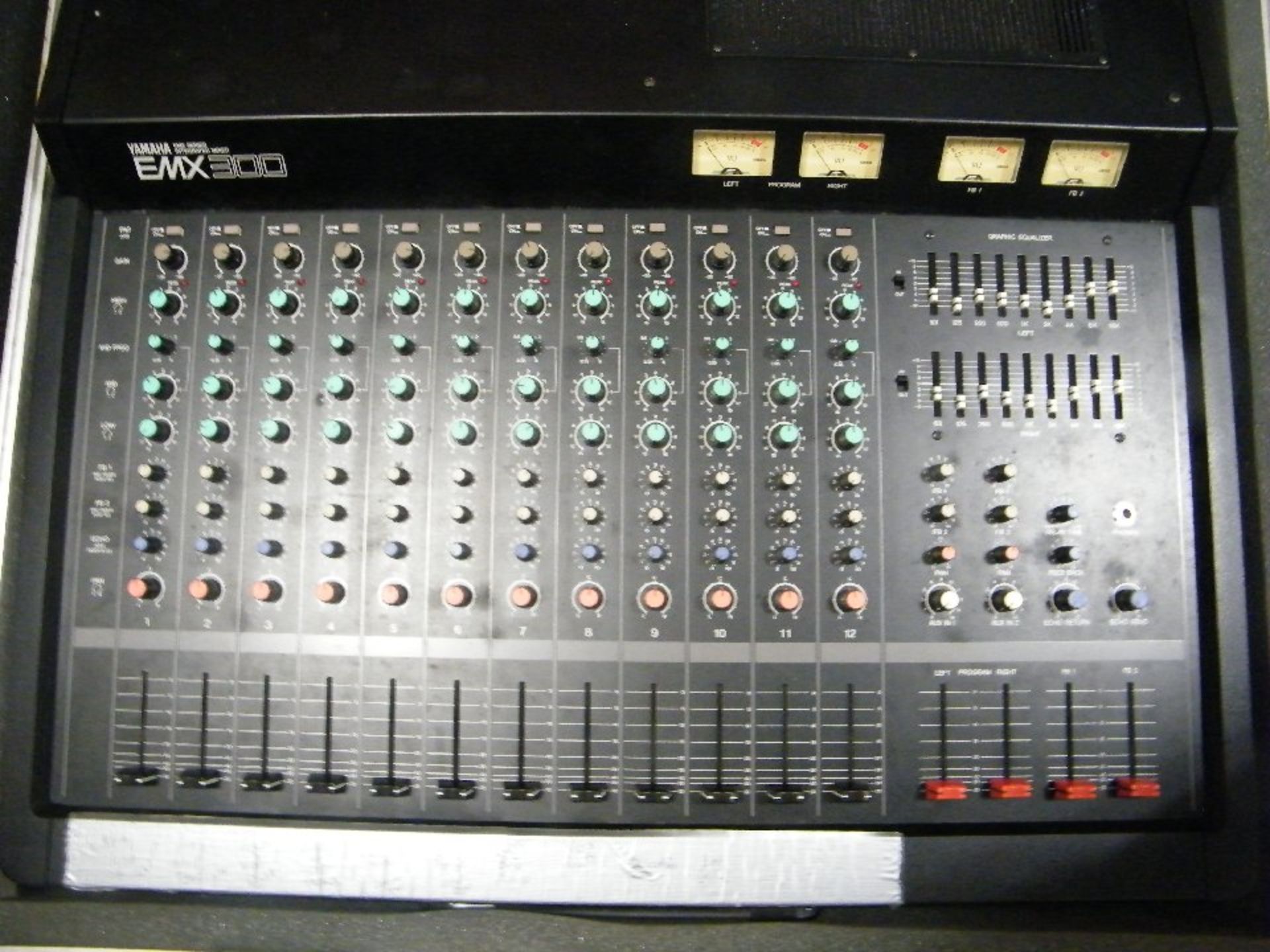 Yamaha EM 200 Mixing Console with Flat Case
