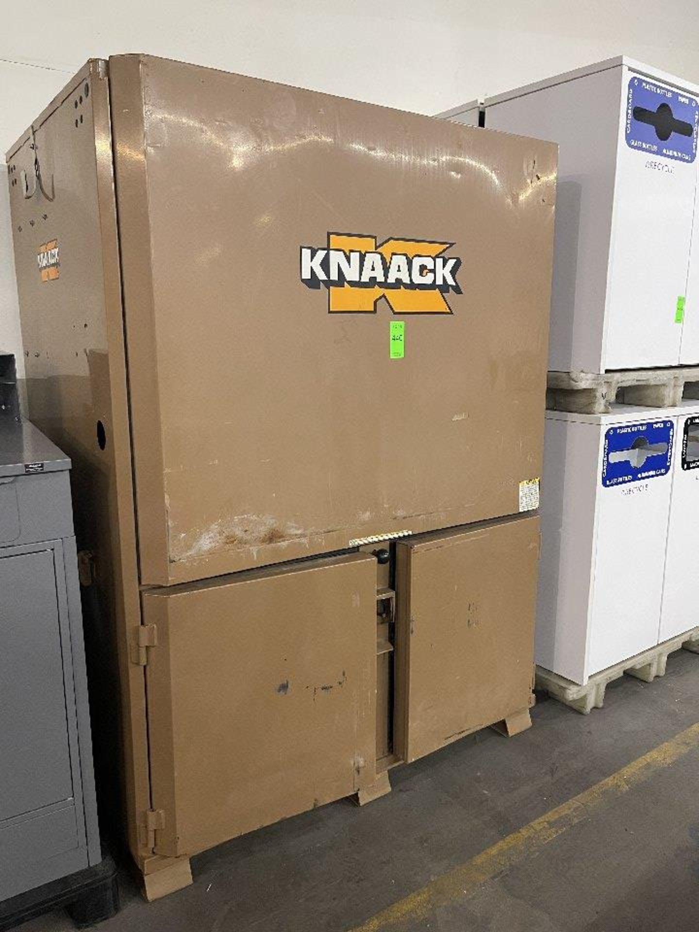 Knaack Tooling Cabinet