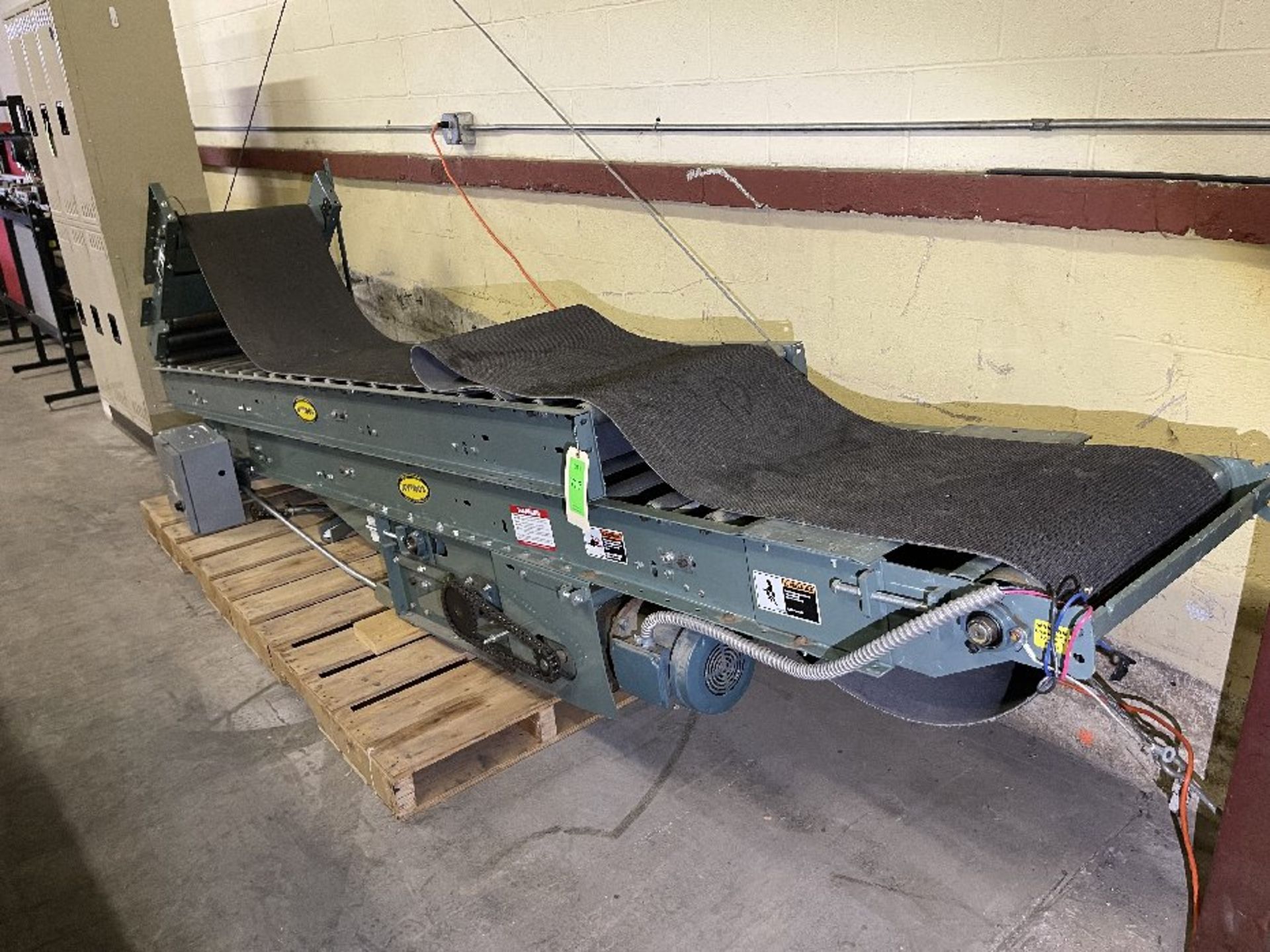 Hytrol 28' Belt Conveyor w/Control Panels