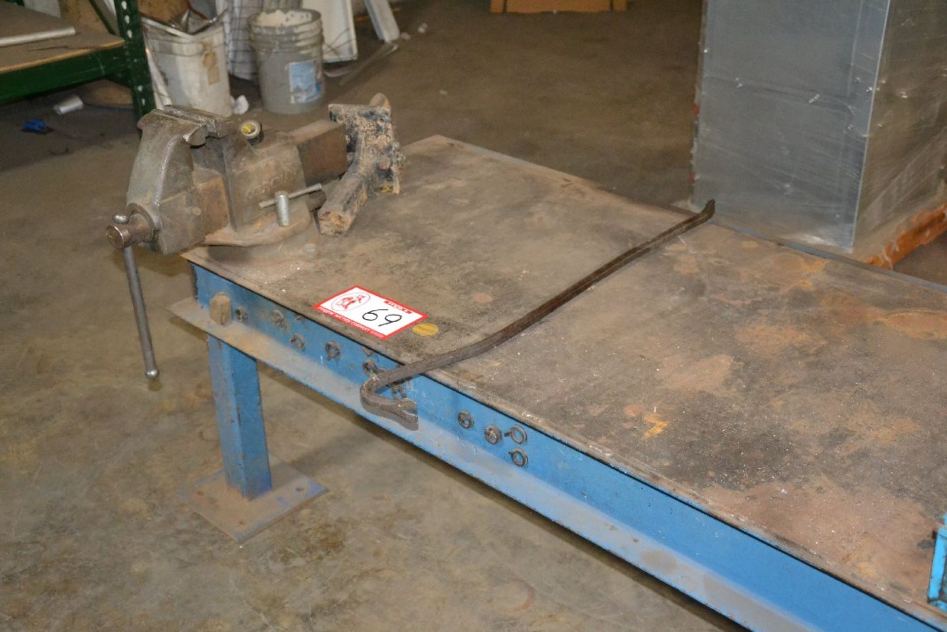 Metal Table & Heavy Duty Bench Vise