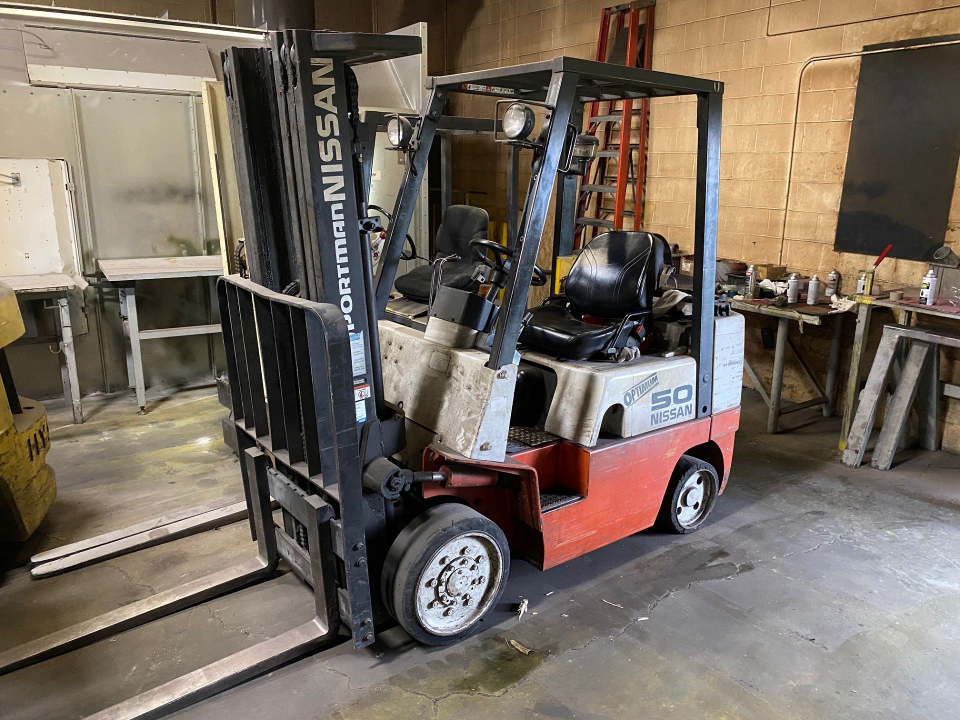 5,000 lb. Nissan Optimum 50 Propane Forklift