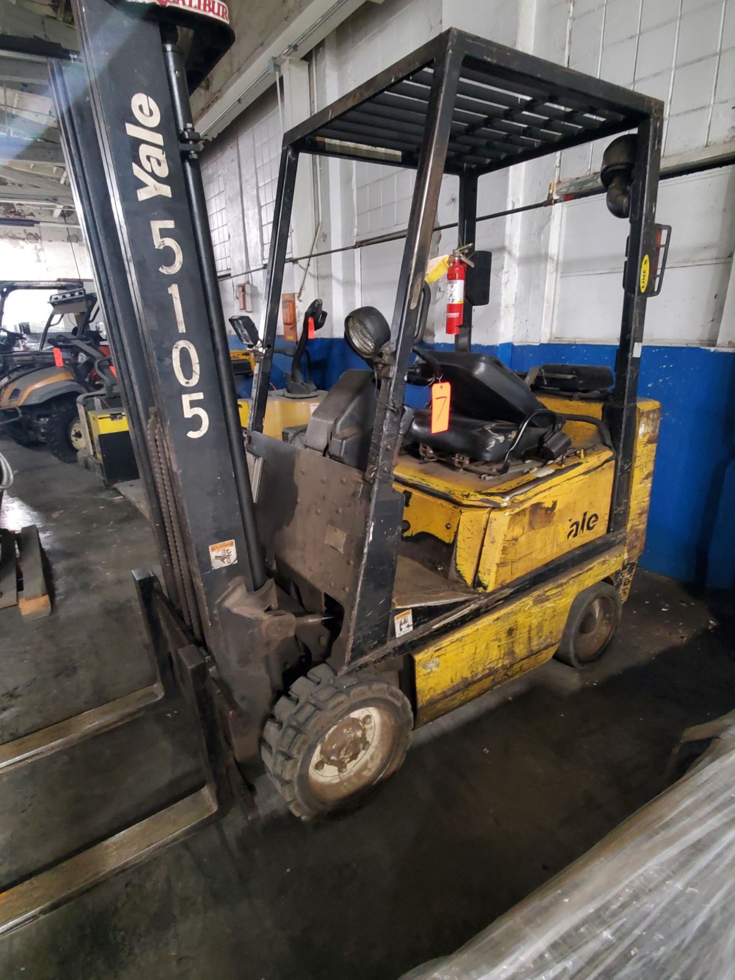 4,000 lb.Yale Forklift - Image 2 of 3