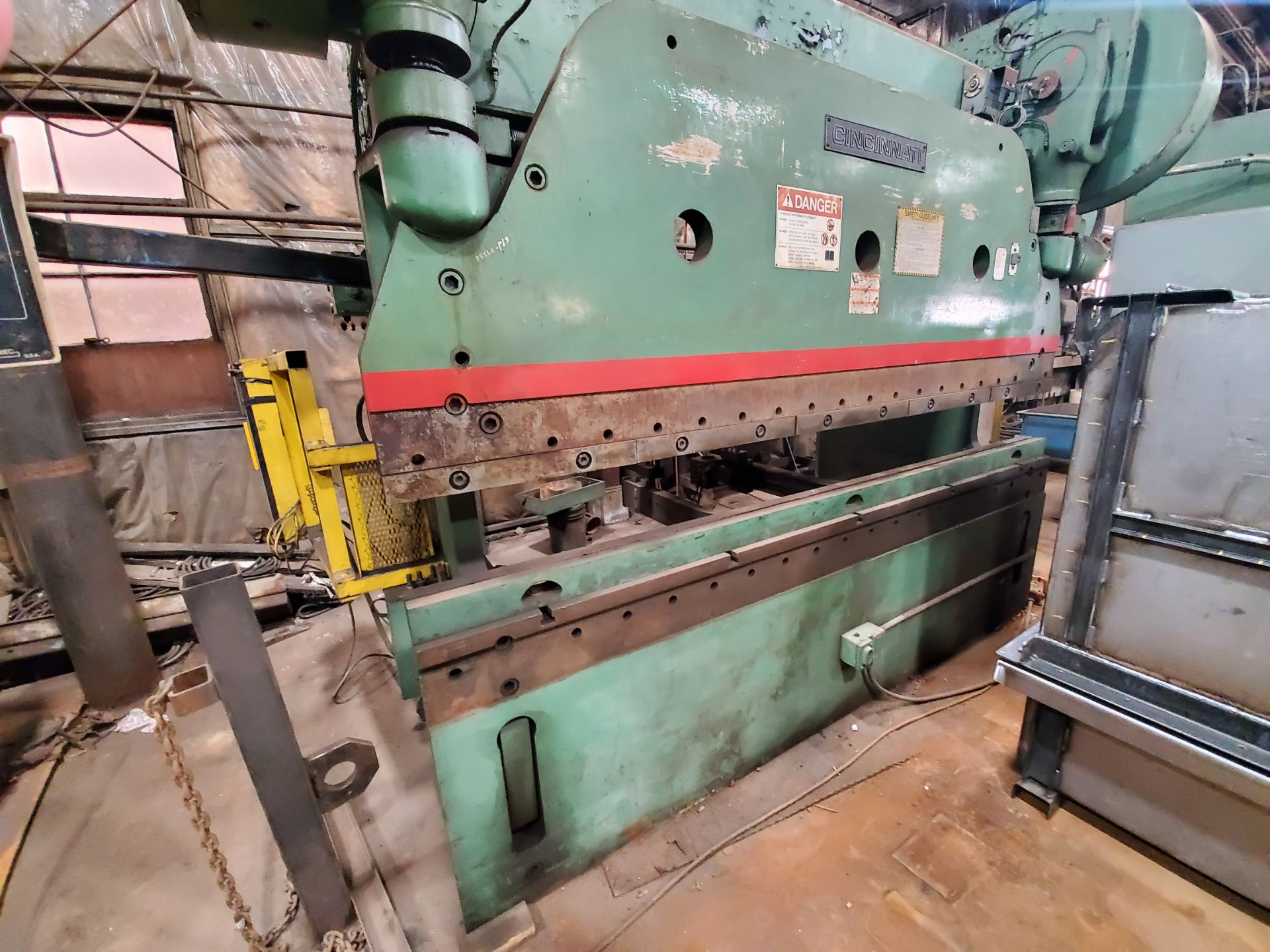 225 Ton x 10' Cincinnati Series 9 Mechanical Press Brake