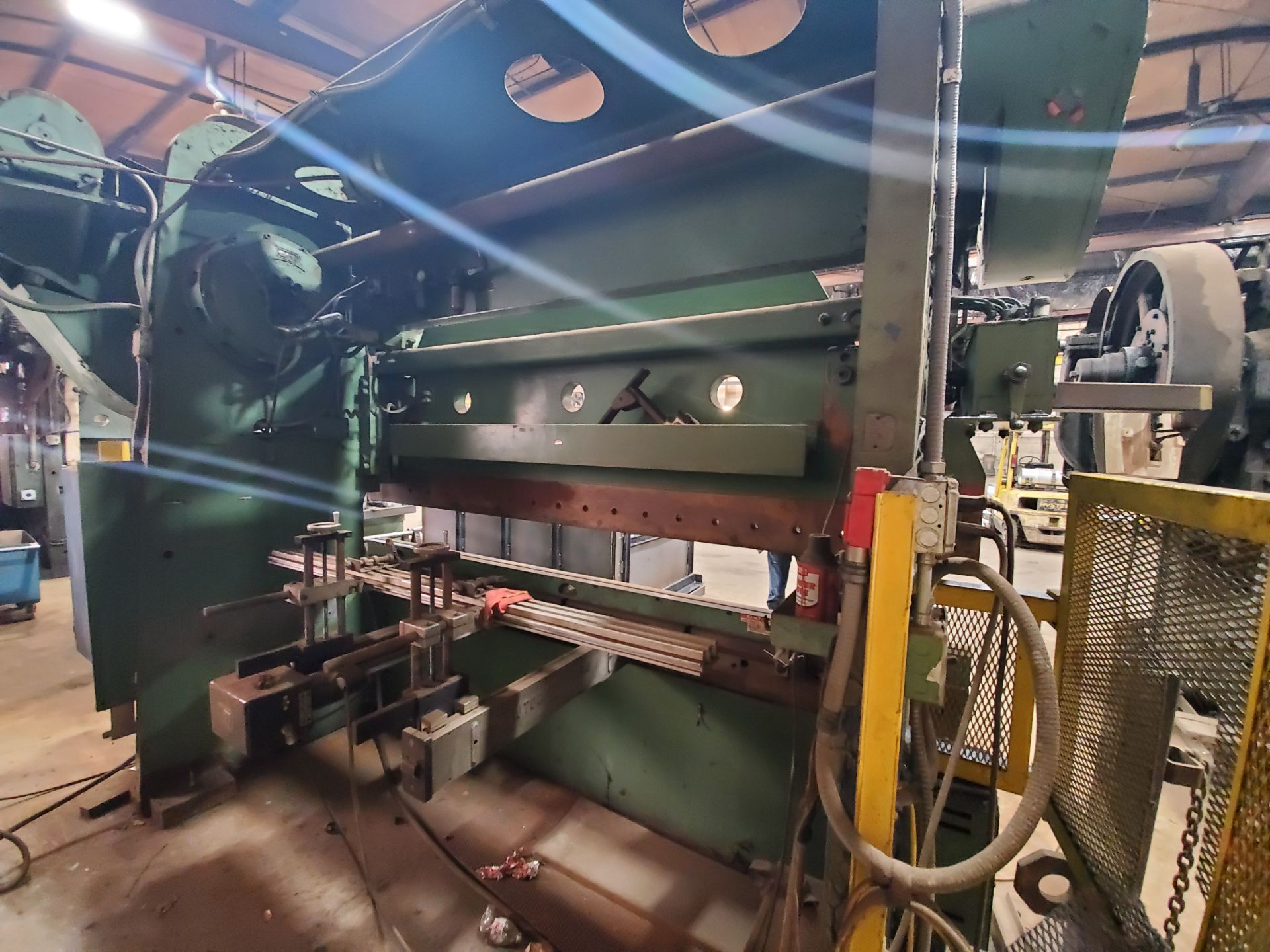225 Ton x 10' Cincinnati Series 9 Mechanical Press Brake - Image 5 of 8