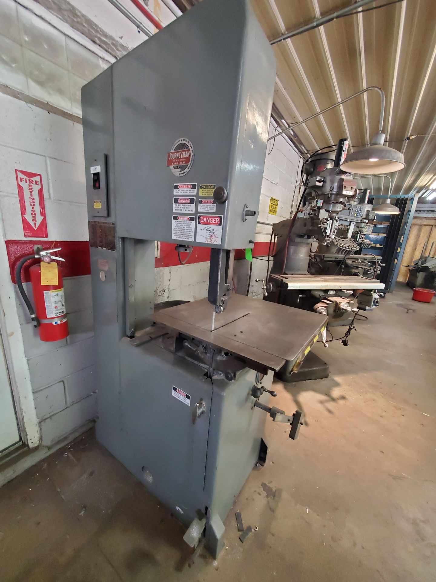 Journeyman Model J20 Vertical Bandsaw