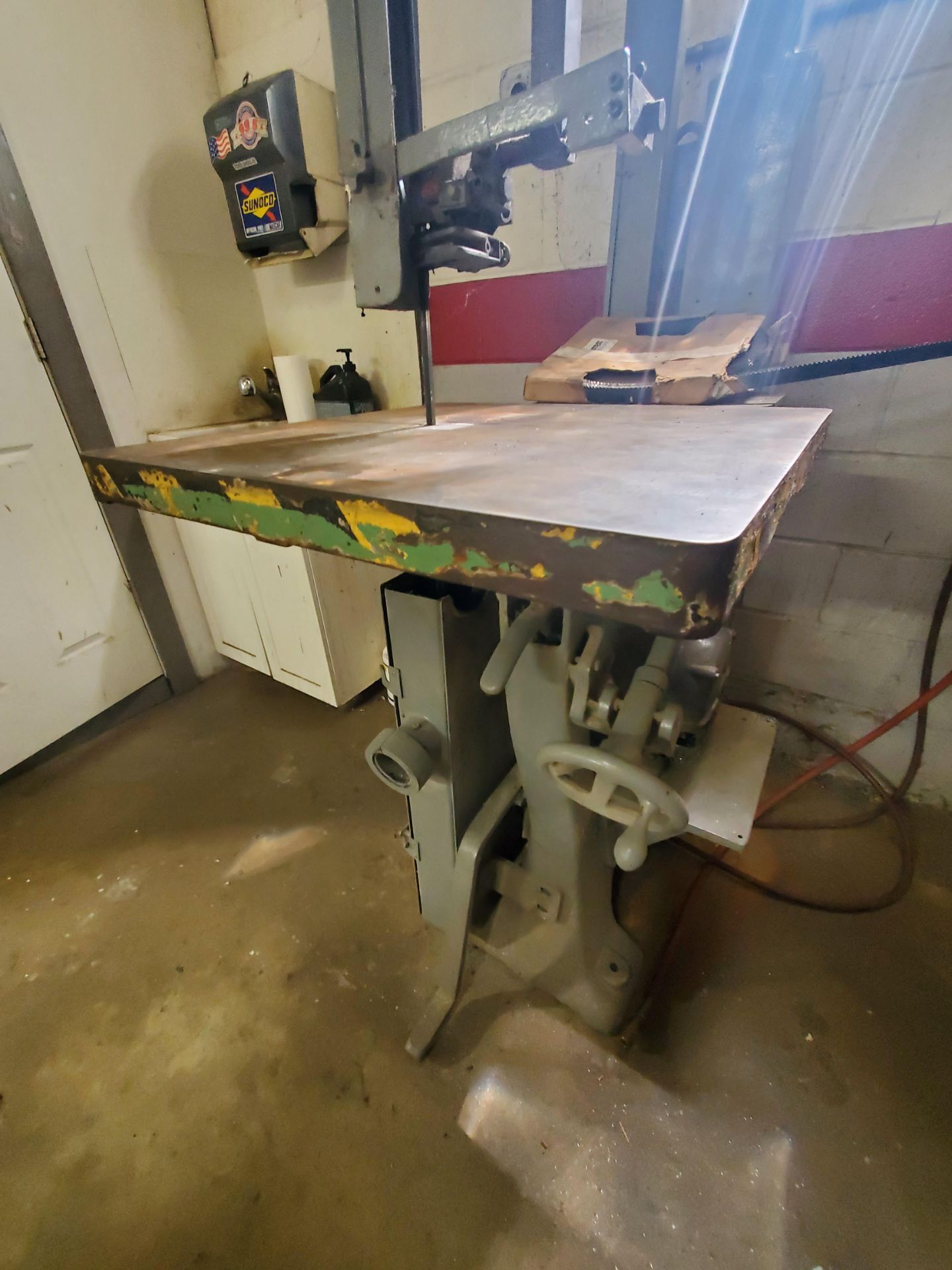 27" Northfield Foundry & Machine Vertical Bandsaw - Image 4 of 10