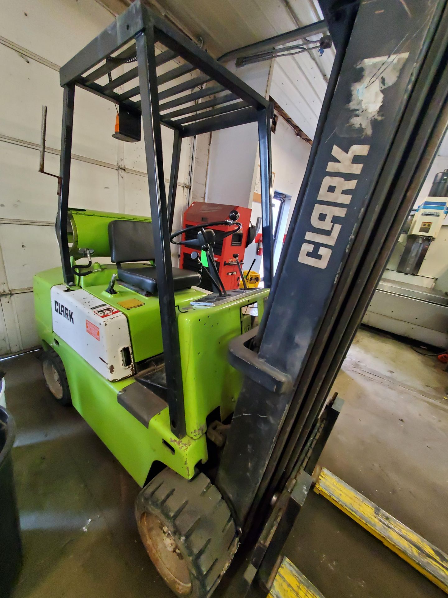 5,500 LB Clark Model C500-55 Propane Forklift - Image 5 of 11