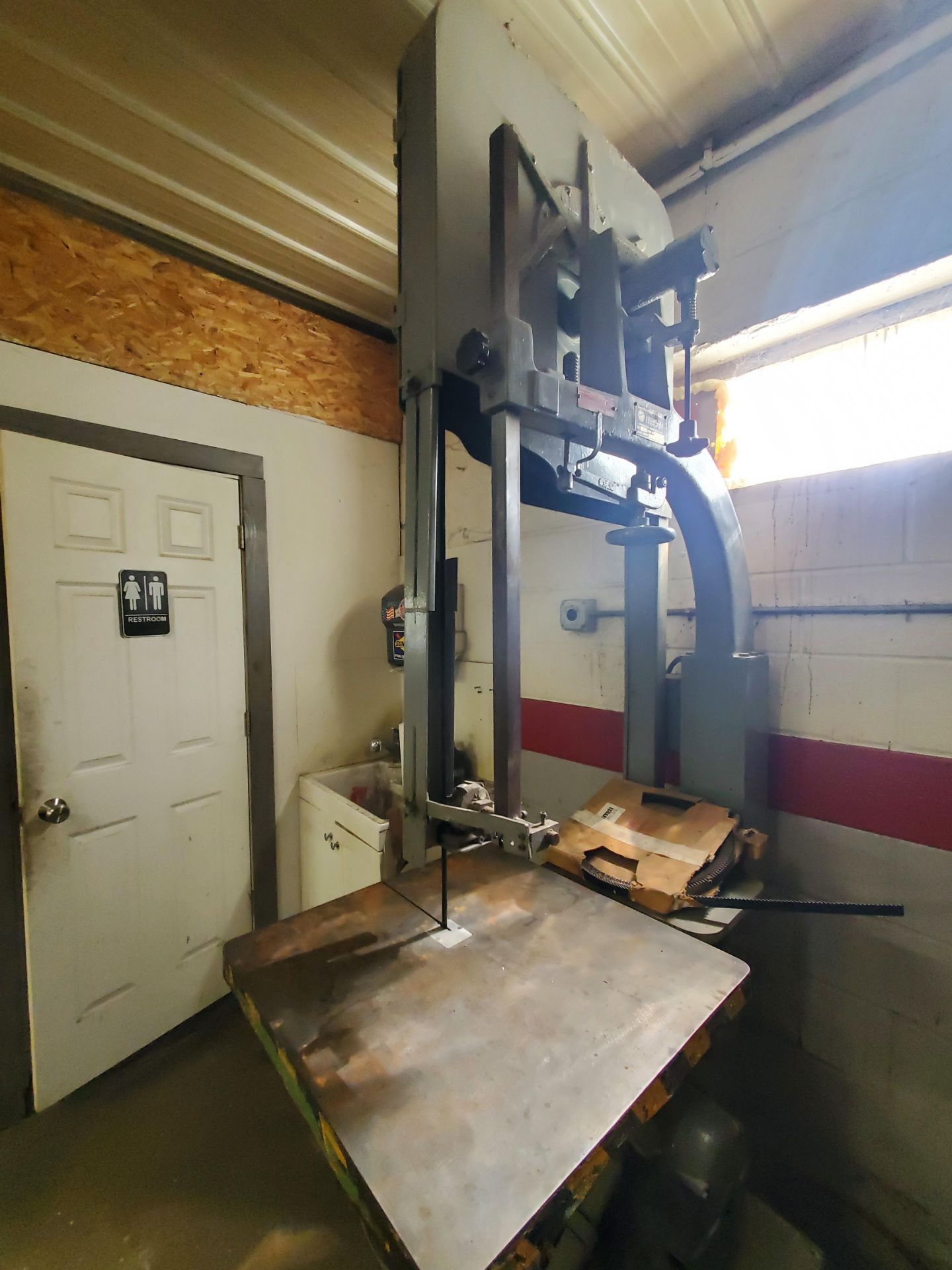 27" Northfield Foundry & Machine Vertical Bandsaw - Image 3 of 10