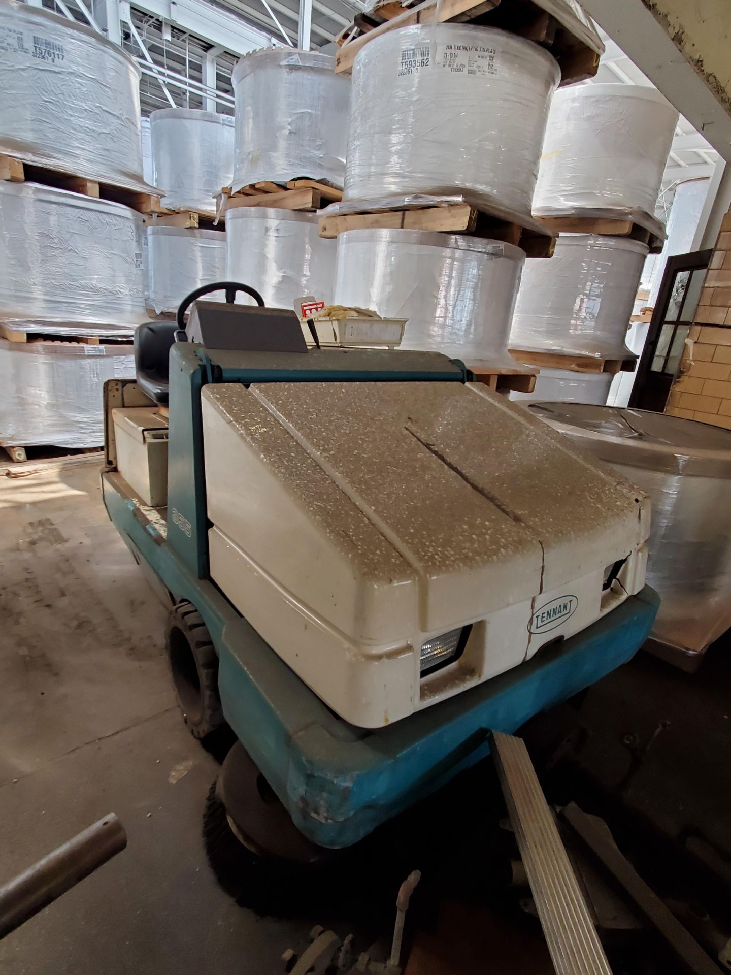 Tennant Model 355 Riding Floor Scrubber - Image 2 of 3